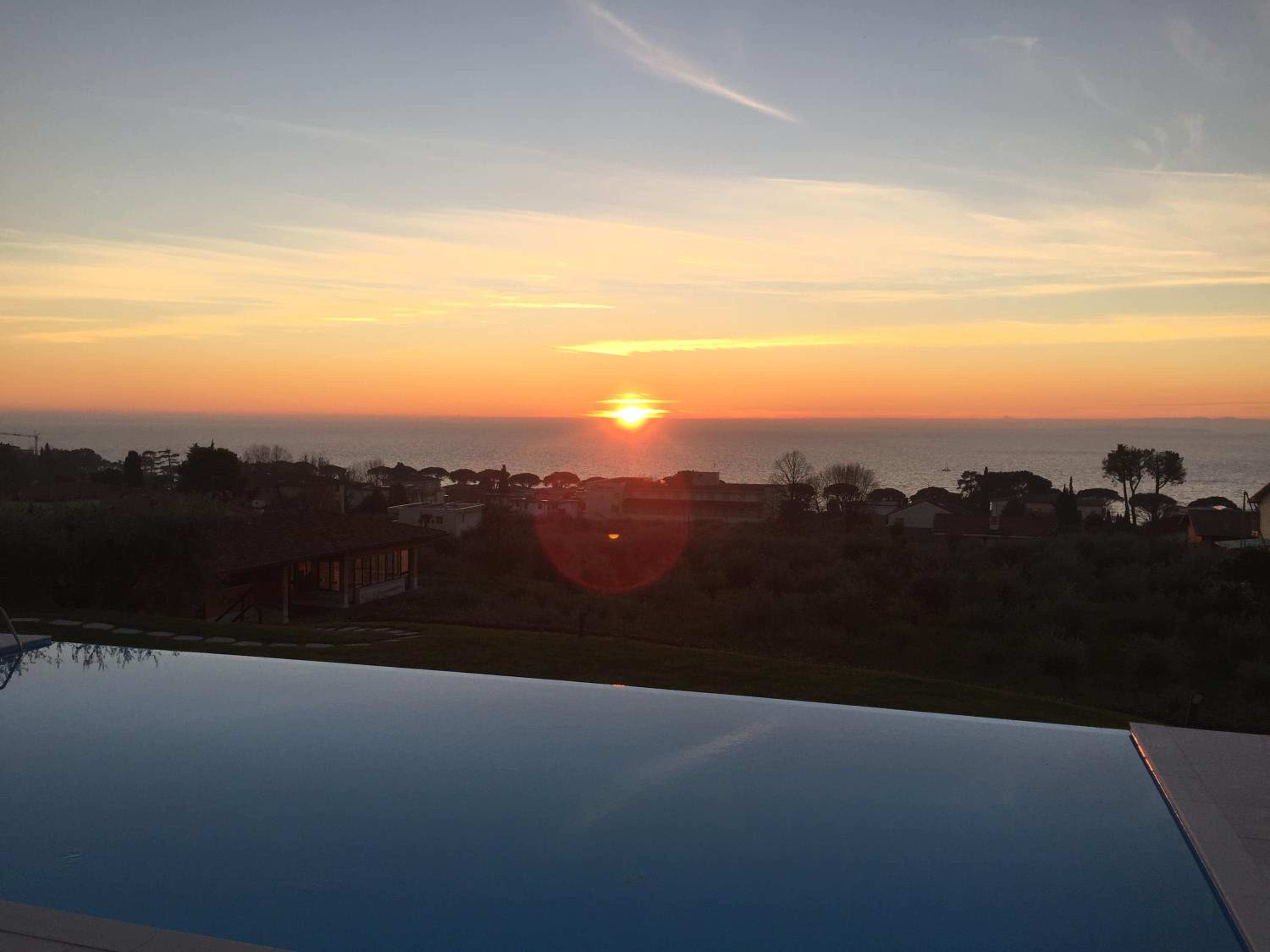 Ausblick Lazise Gardasee - Ferienhaus mit Seeblick, Infinity Pool, Garten und Garage view 4