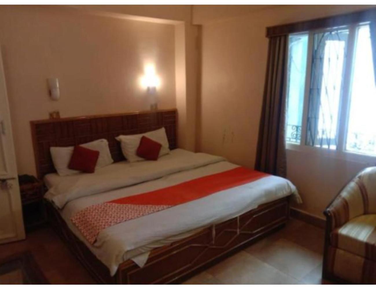 Hotel Woodland, Shimla view 4