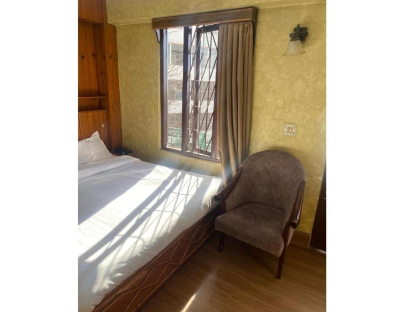 Hotel Woodland, Shimla view 5