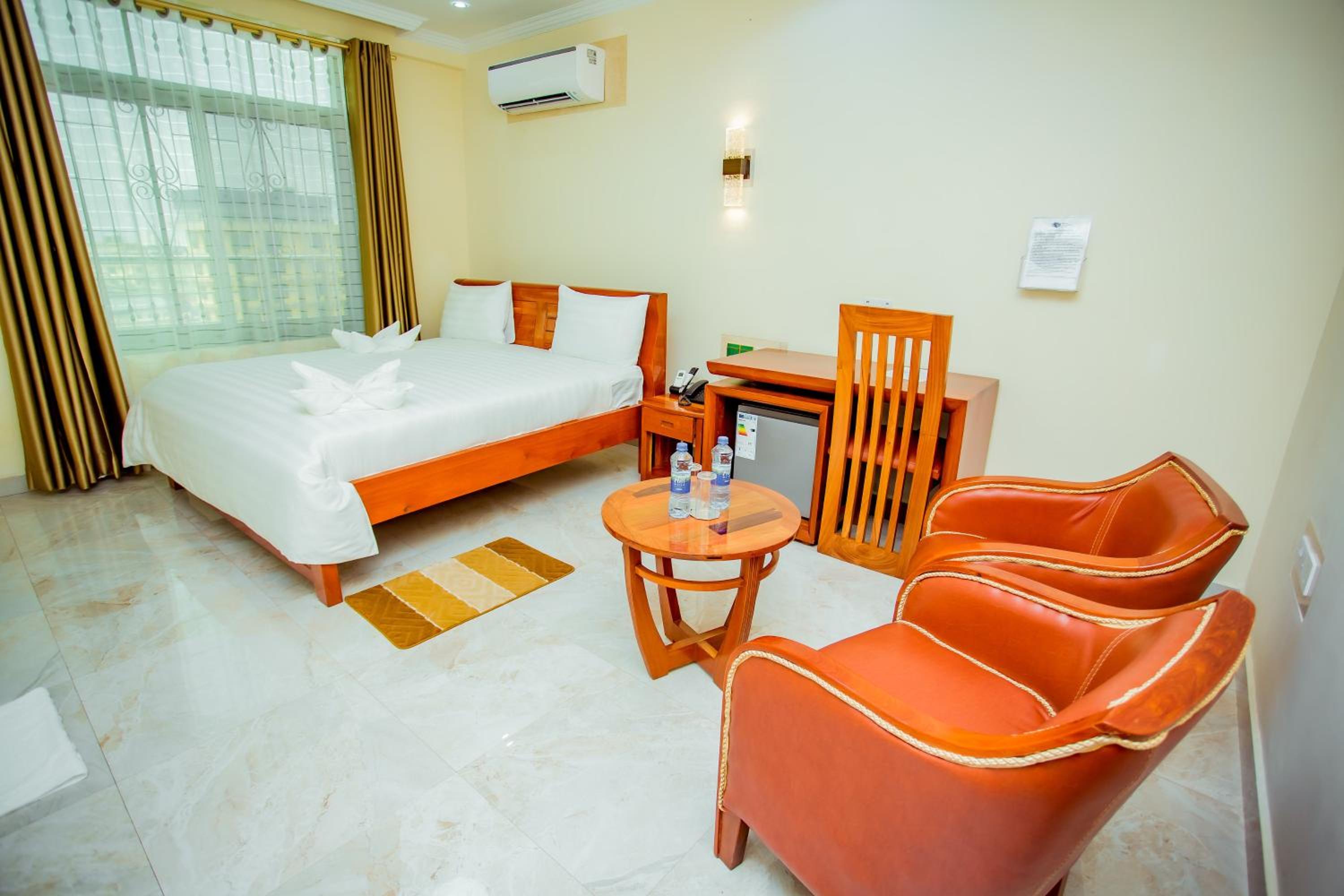 Silver Paradise Hotel