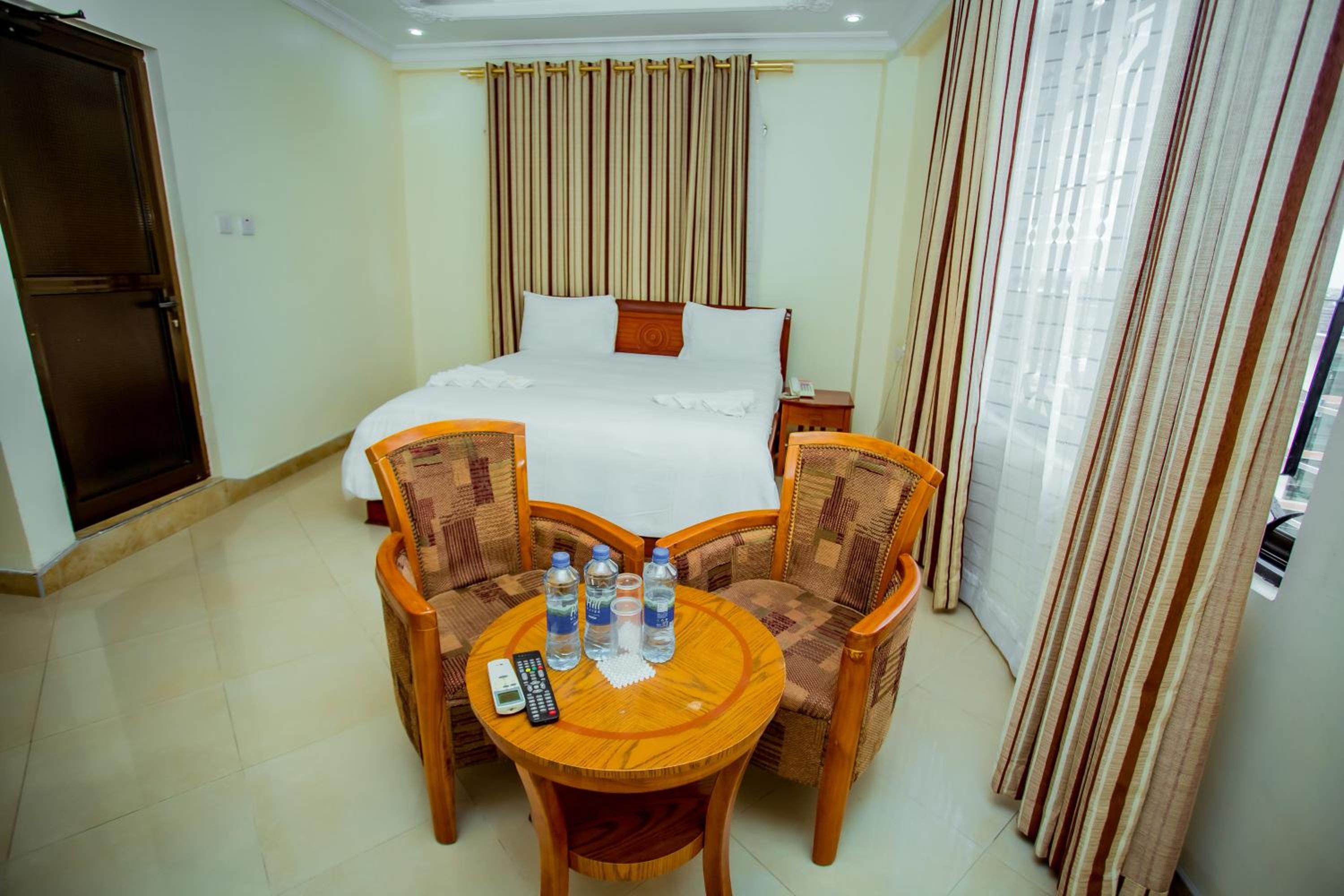 Silver Paradise Hotel
