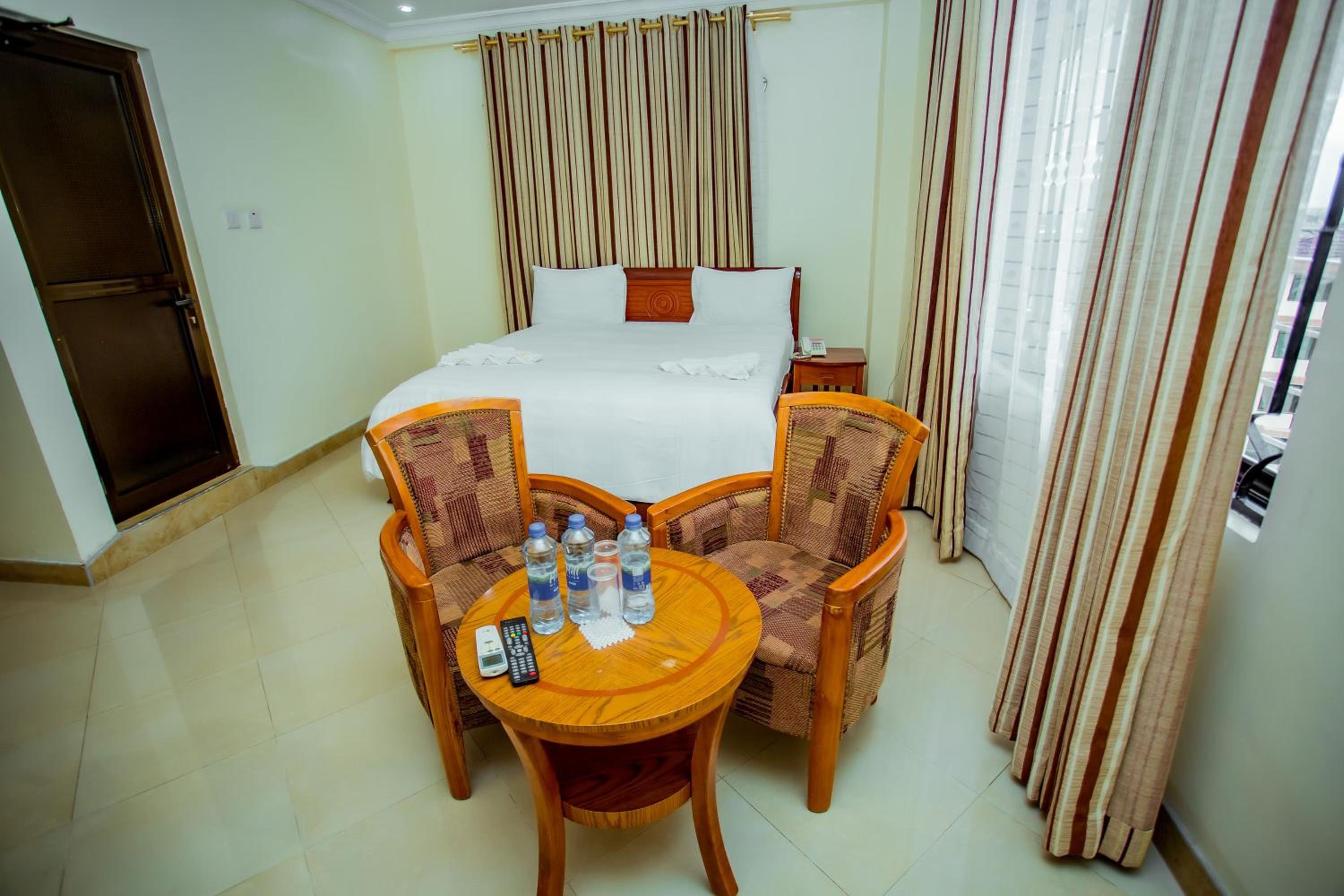 Silver Paradise Hotel