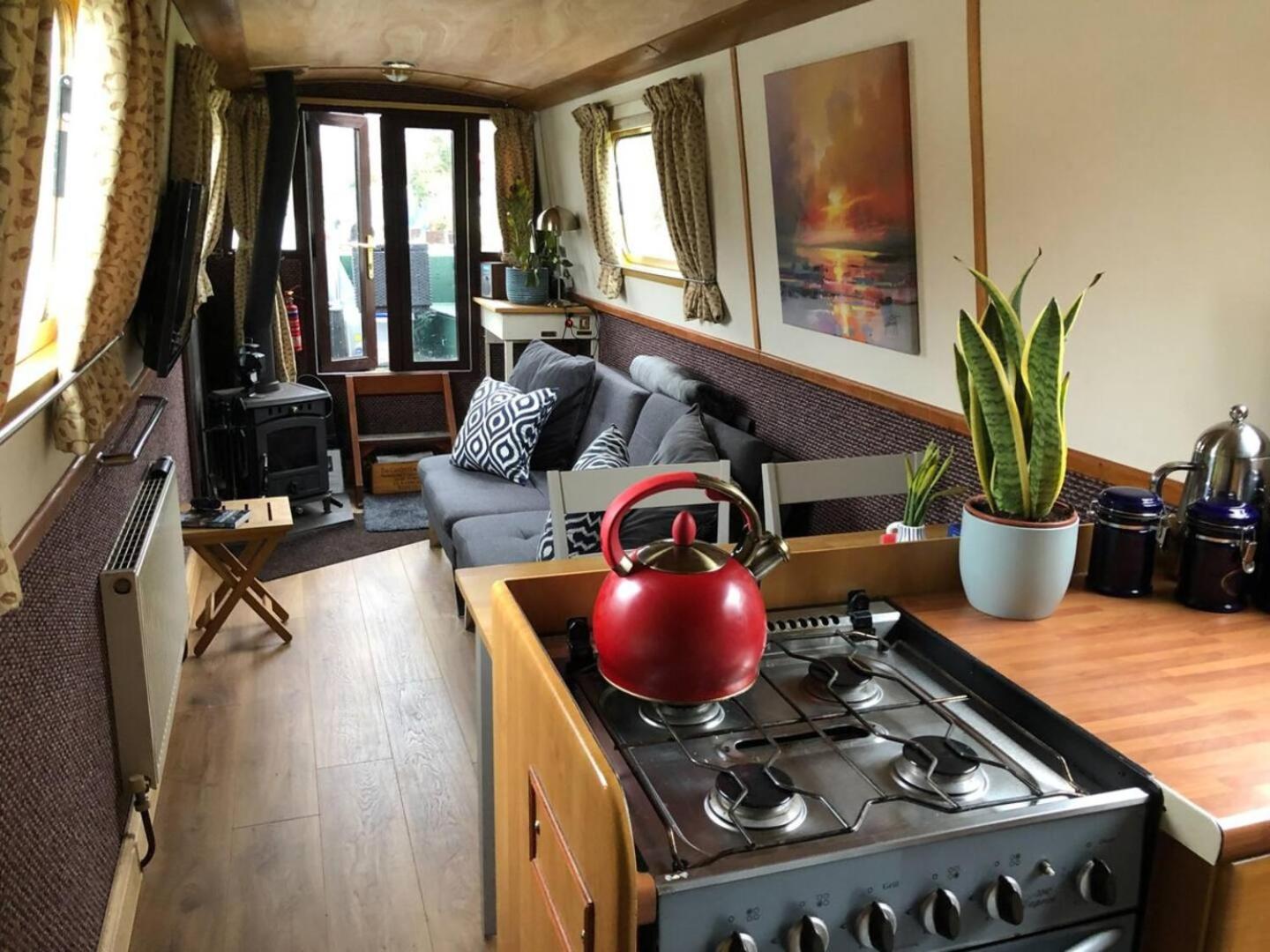 Cambridge Narrowboats - Beautiful Narrowboat Glyndwr