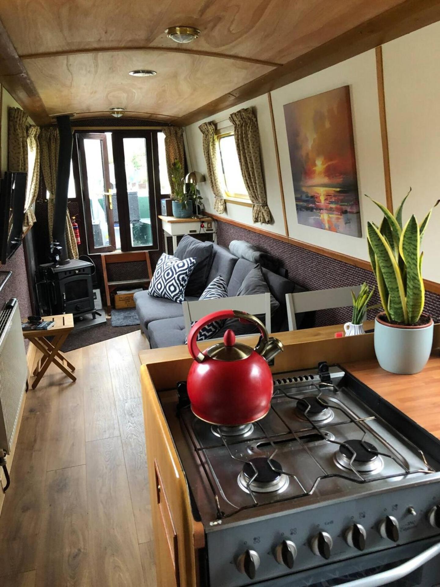 Cambridge Narrowboats - Beautiful Narrowboat Glyndwr