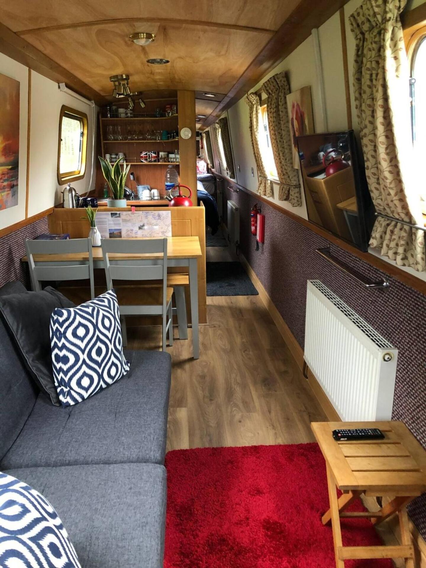 Cambridge Narrowboats - Beautiful Narrowboat Glyndwr