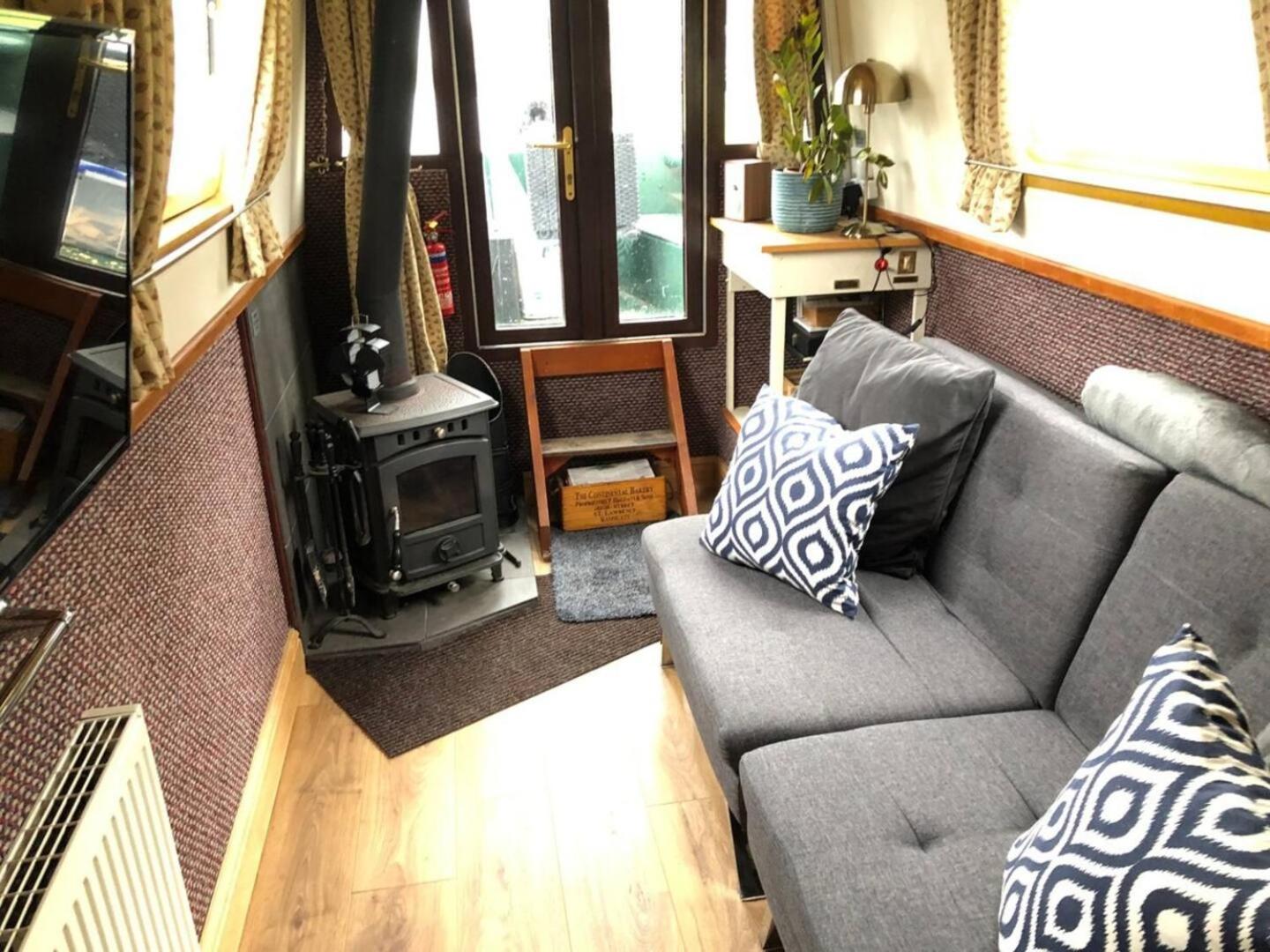 Cambridge Narrowboats - Beautiful Narrowboat Glyndwr