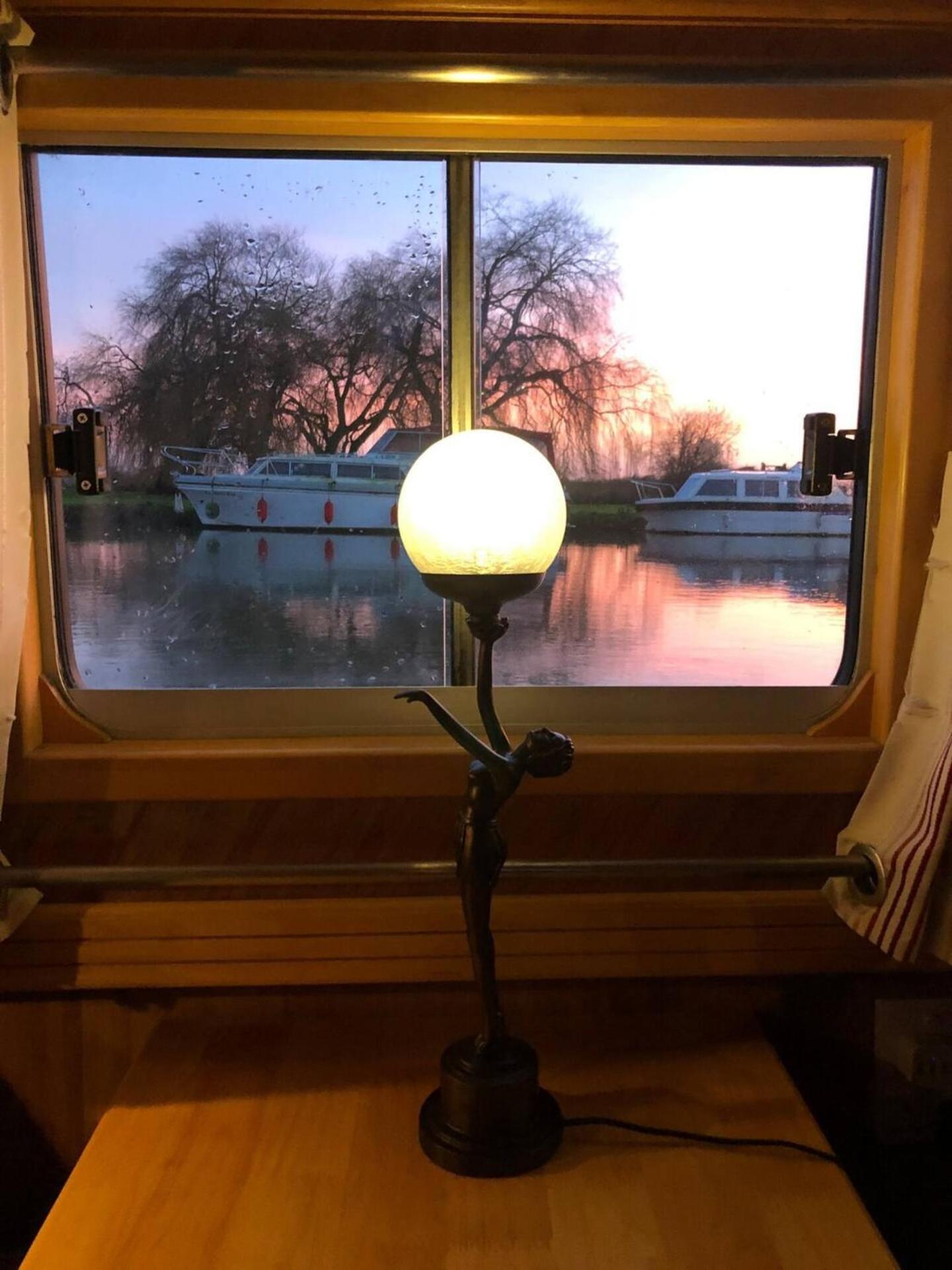 Cambridge Narrowboats - Beautiful New Moon Narrowboat
