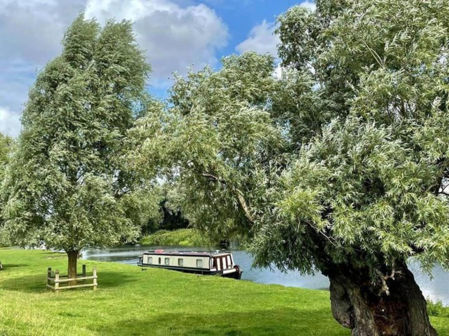 Cambridge Narrowboats - Beautiful Narrowboat Glyndwr