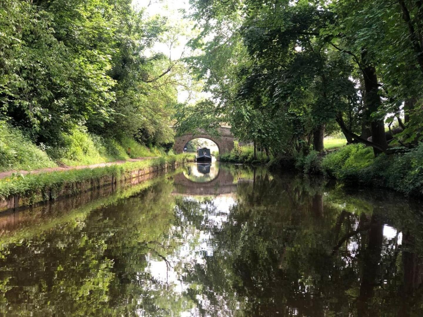 Cambridge Narrowboats - Beautiful New Moon Narrowboat