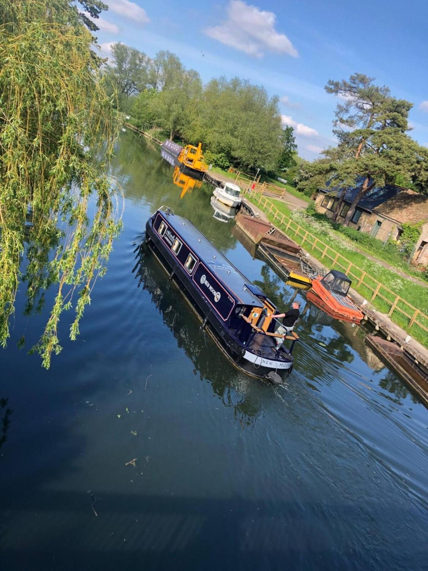 Cambridge Narrowboats - Beautiful New Moon Narrowboat