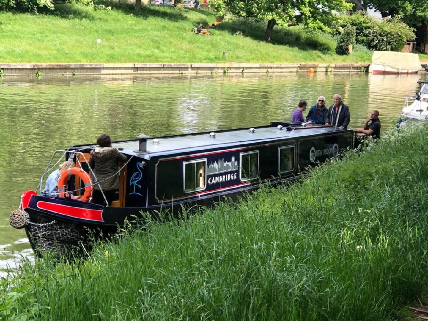 Cambridge Narrowboats - Beautiful New Moon Narrowboat