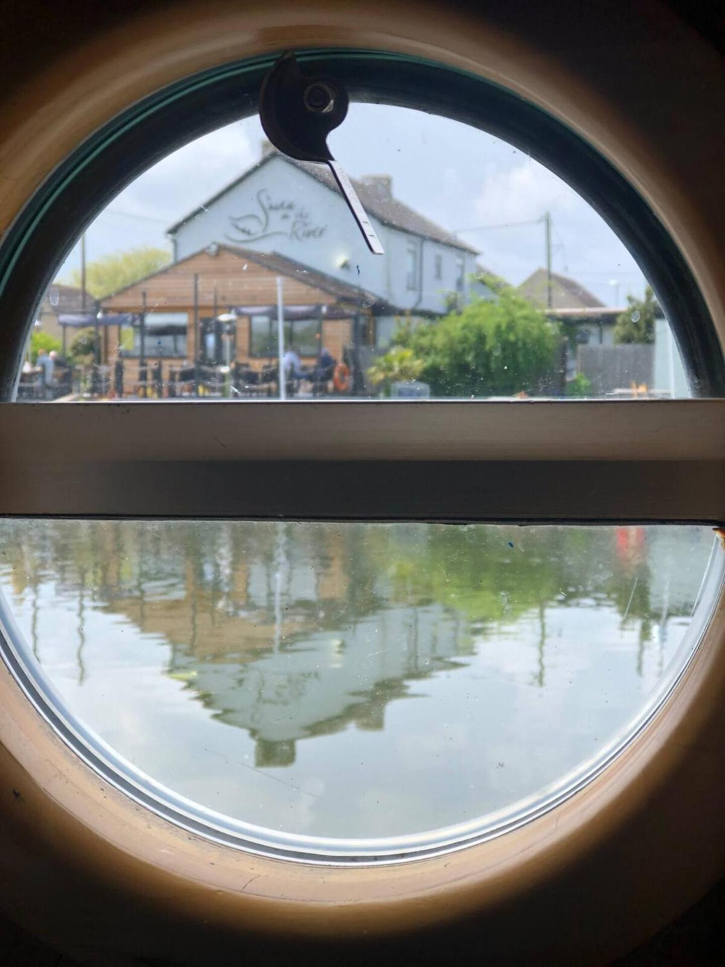 Cambridge Narrowboats - Beautiful New Moon Narrowboat