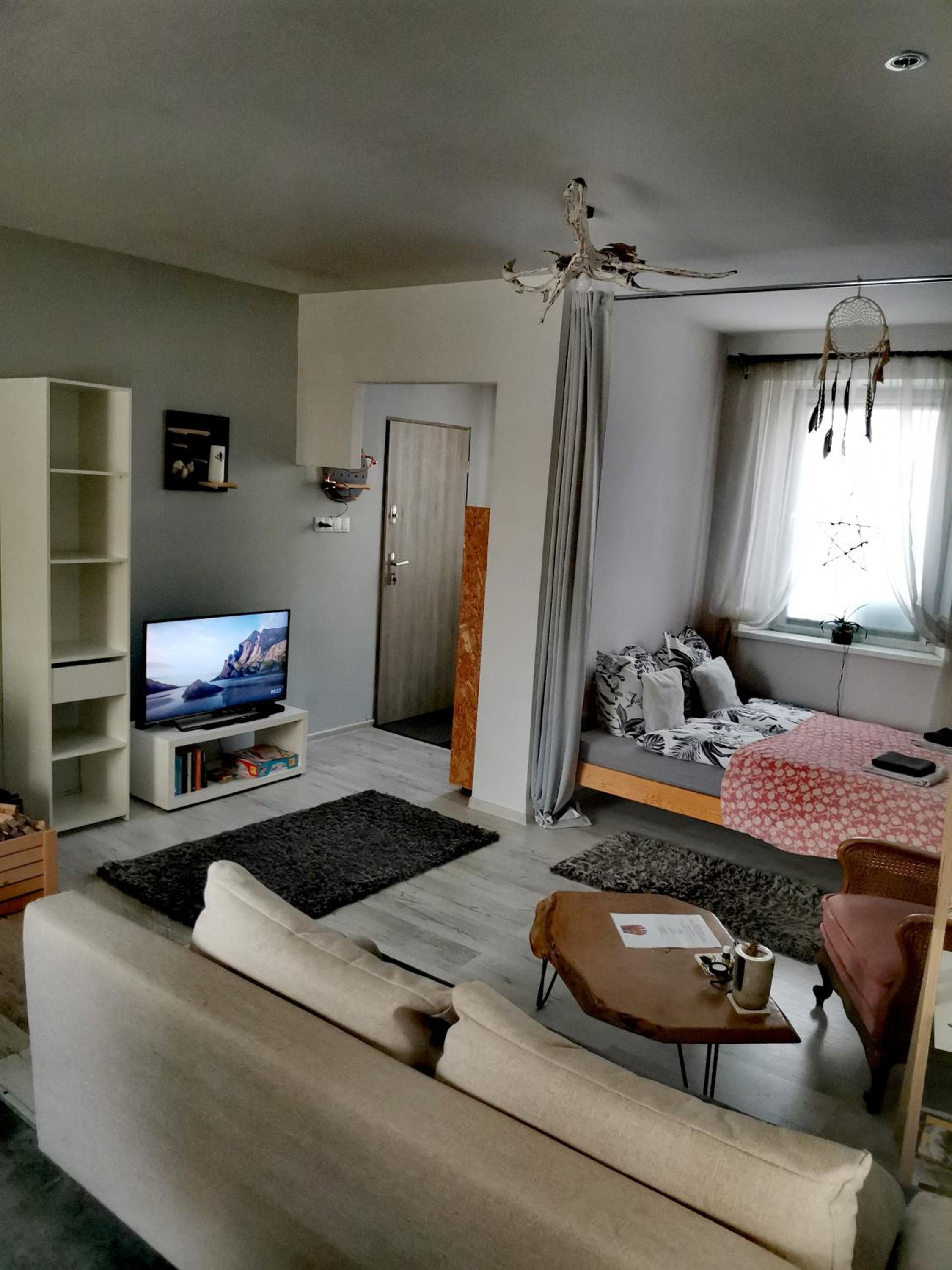 Urocze studio w sercu Cieplic view 3