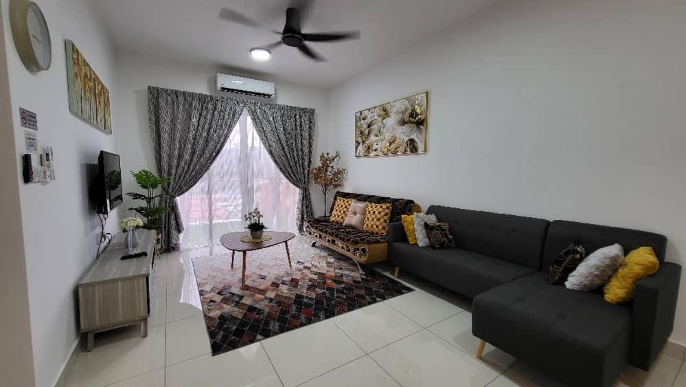 RHR Deluxe GuestHouse Kinarut Papar Sabah - Mountain View