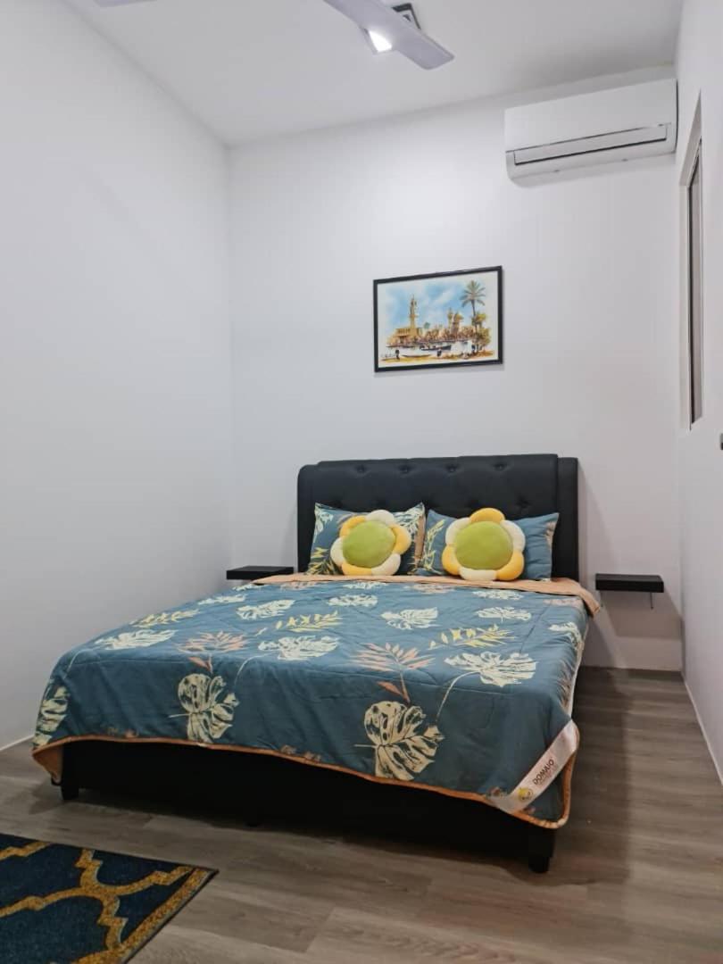 RHR Deluxe GuestHouse Kinarut Papar Sabah - Mountain View