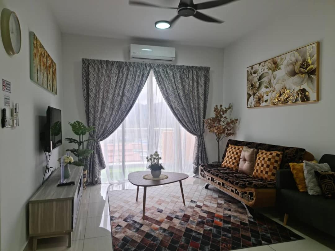 RHR Deluxe GuestHouse Kinarut Papar Sabah - Mountain View