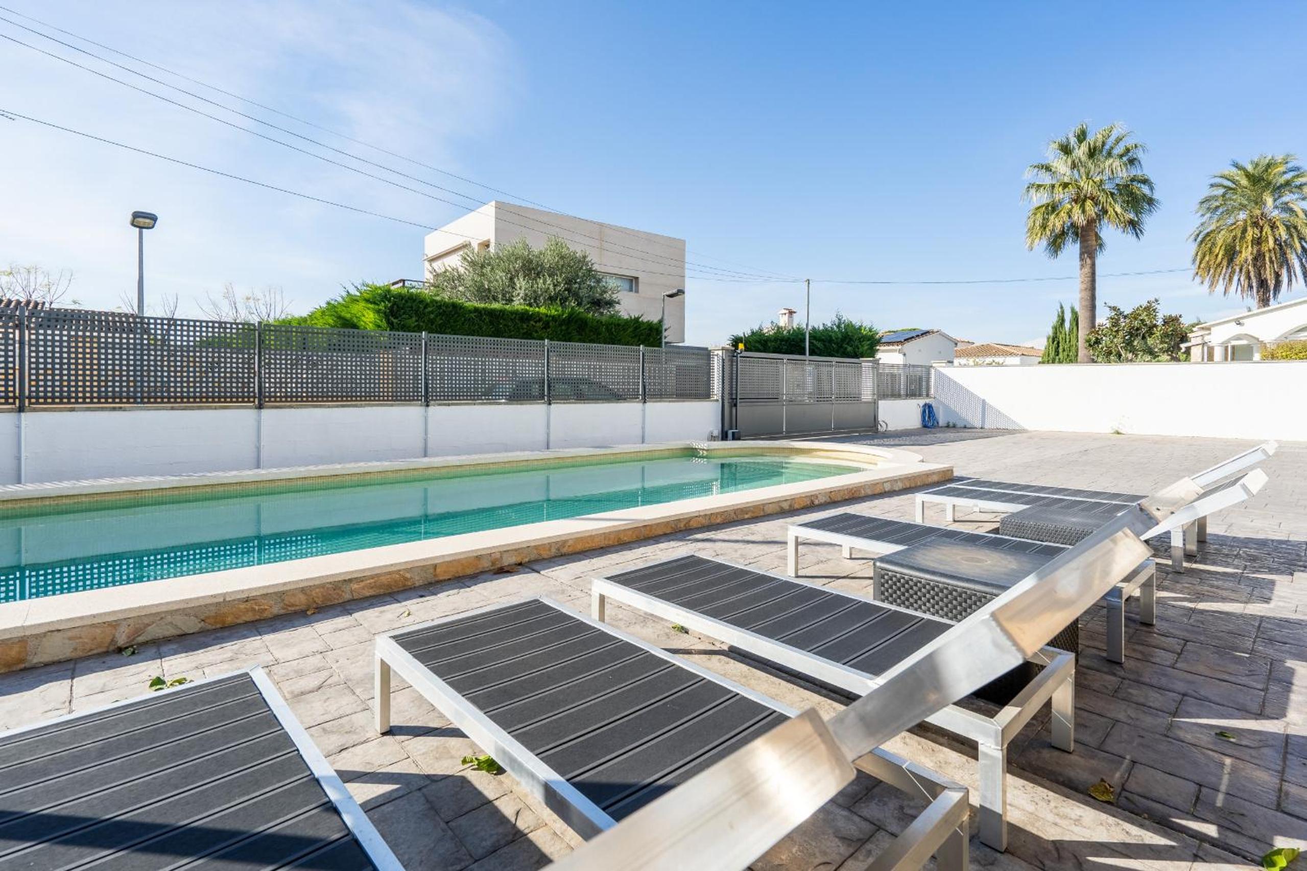 WELCS CASA 111 EMP con piscina privada y parking view 4