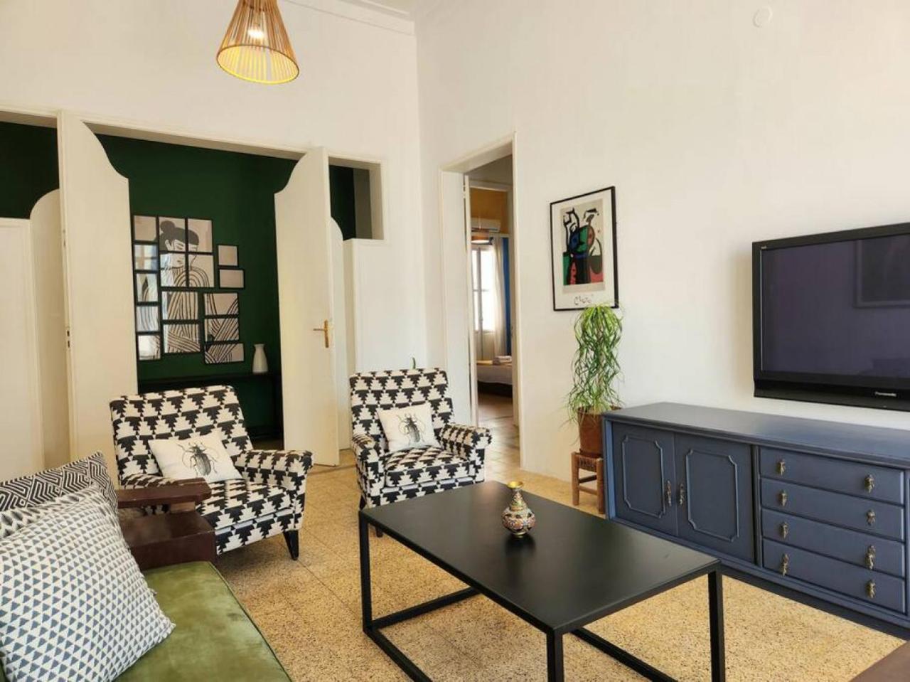 Dream Location Apartment view 4