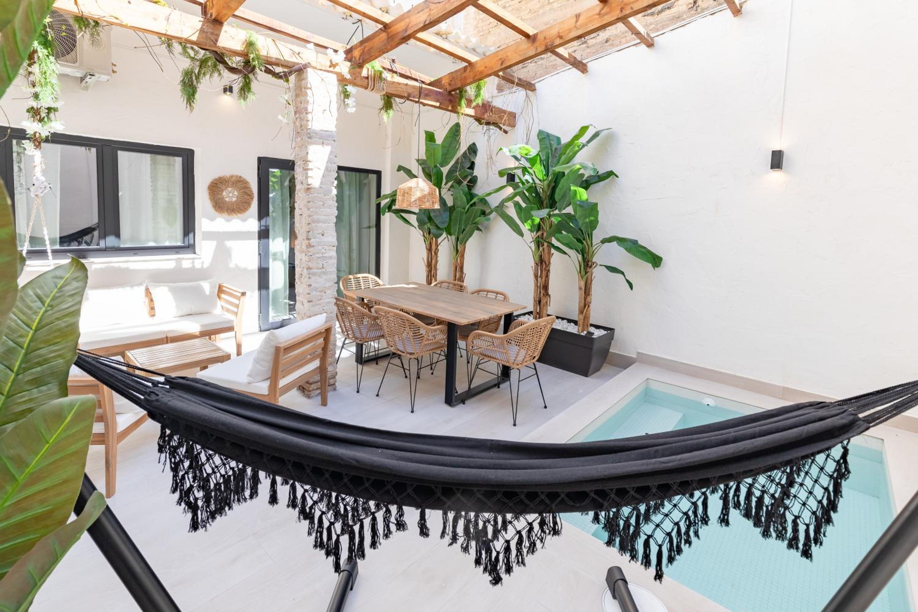 Apartamento con piscina y terraza