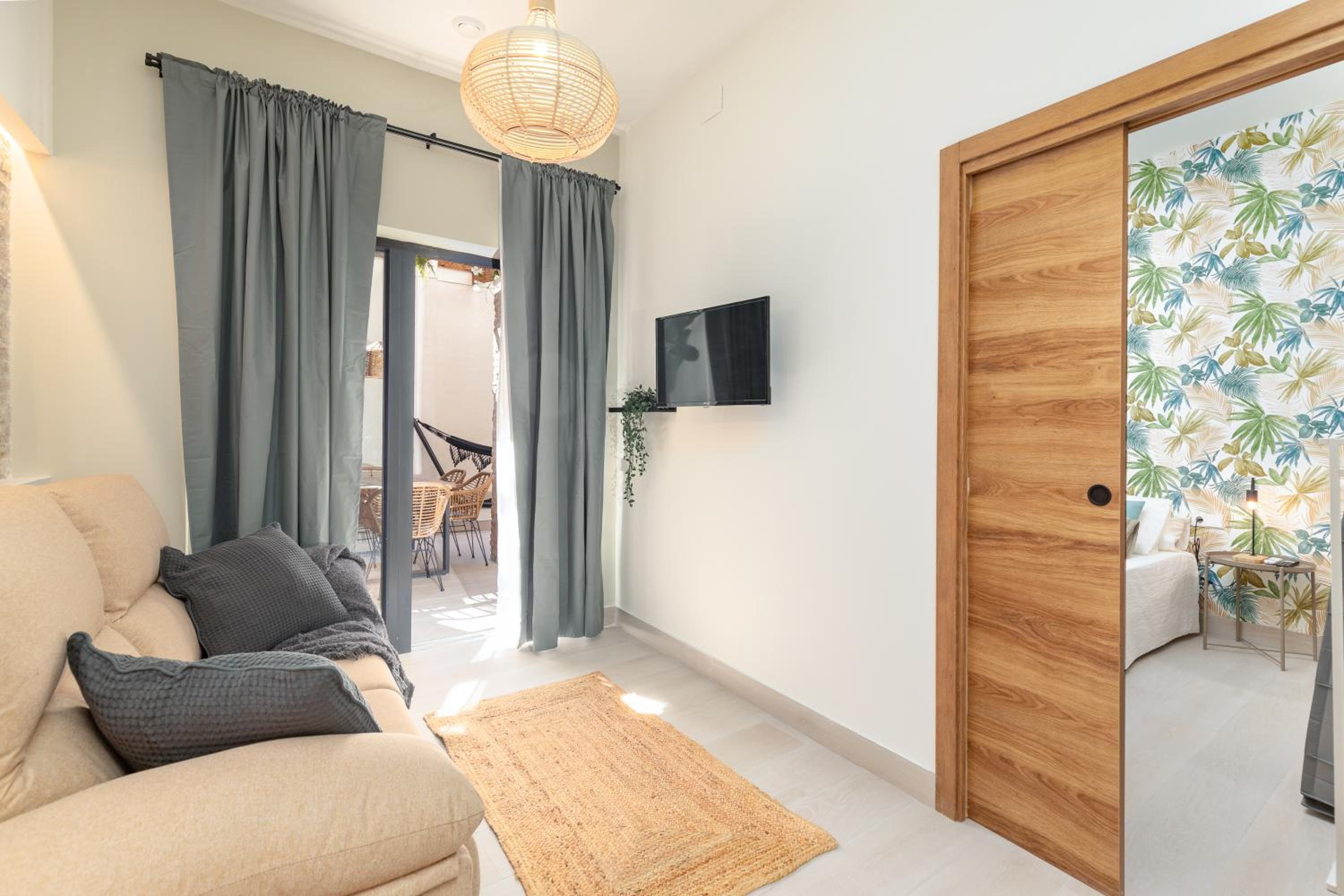 Apartamento con piscina y terraza