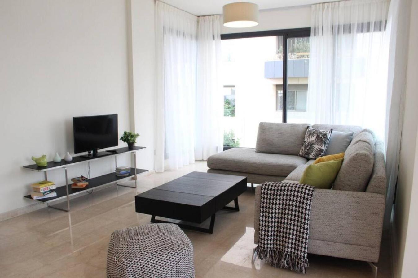 Modern 3 Bed 3 Bath Apt w Sea View