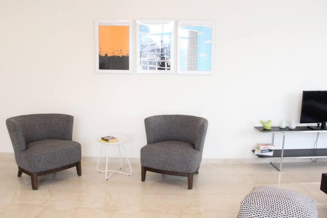 Modern 3 Bed 3 Bath Apt w Sea View