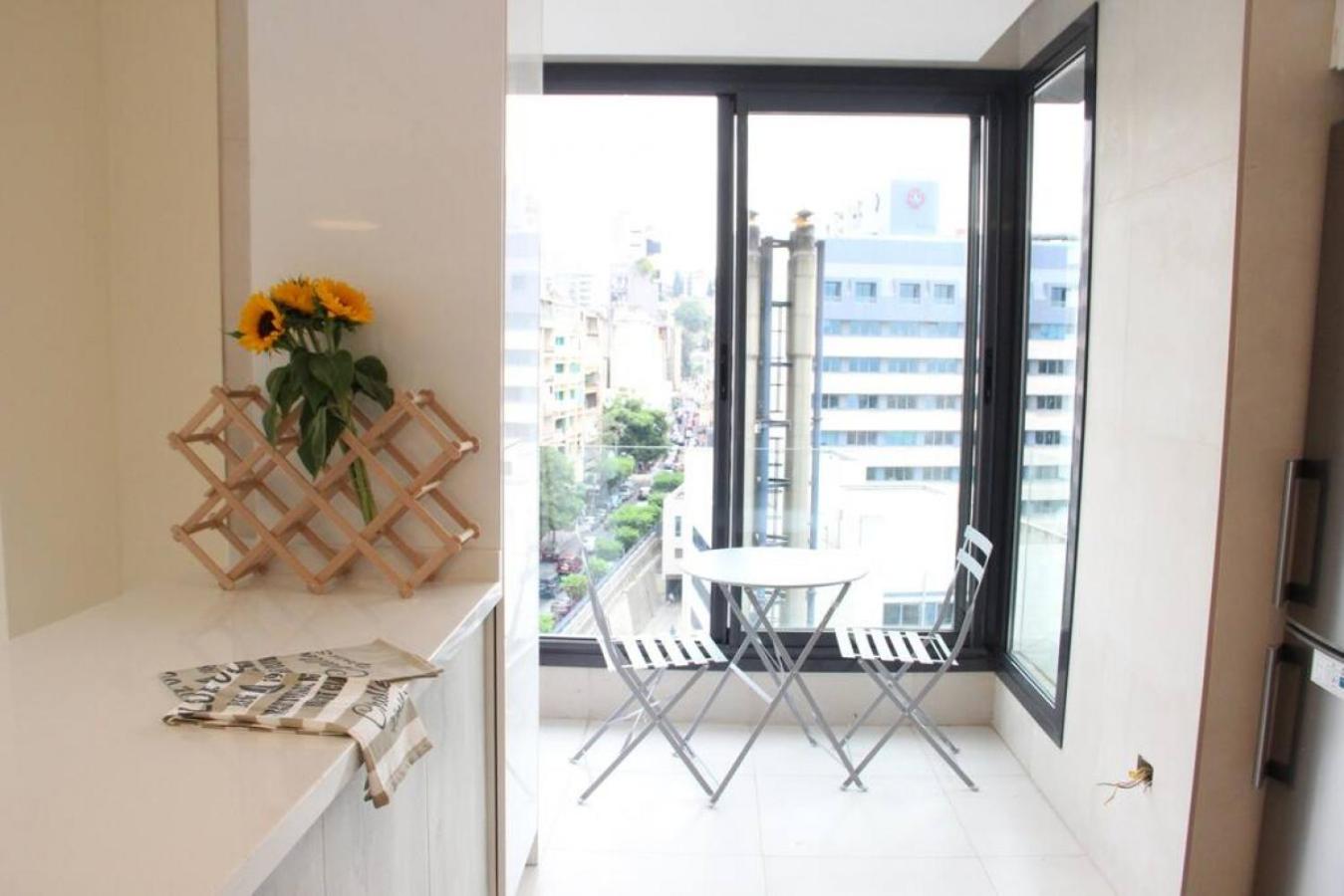 Modern 3 Bed 3 Bath Apt w Sea View