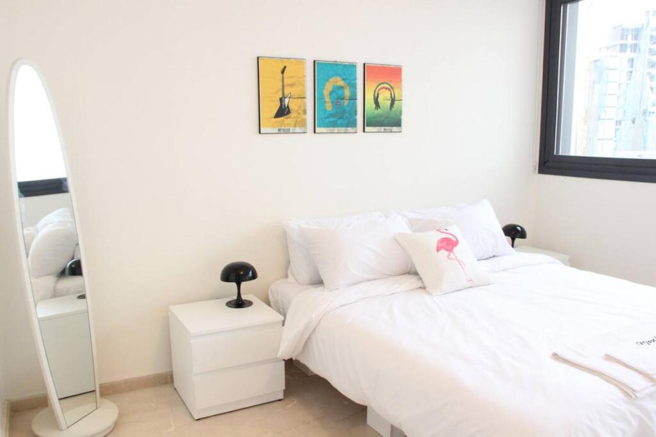 Modern 3 Bed 3 Bath Apt w Sea View