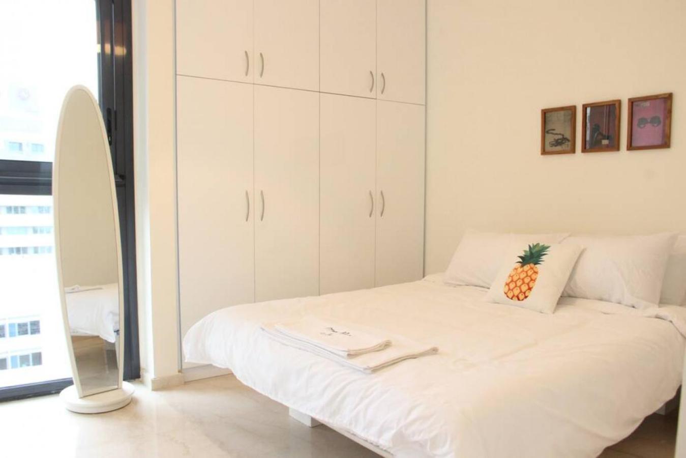 Modern 3 Bed 3 Bath Apt w Sea View