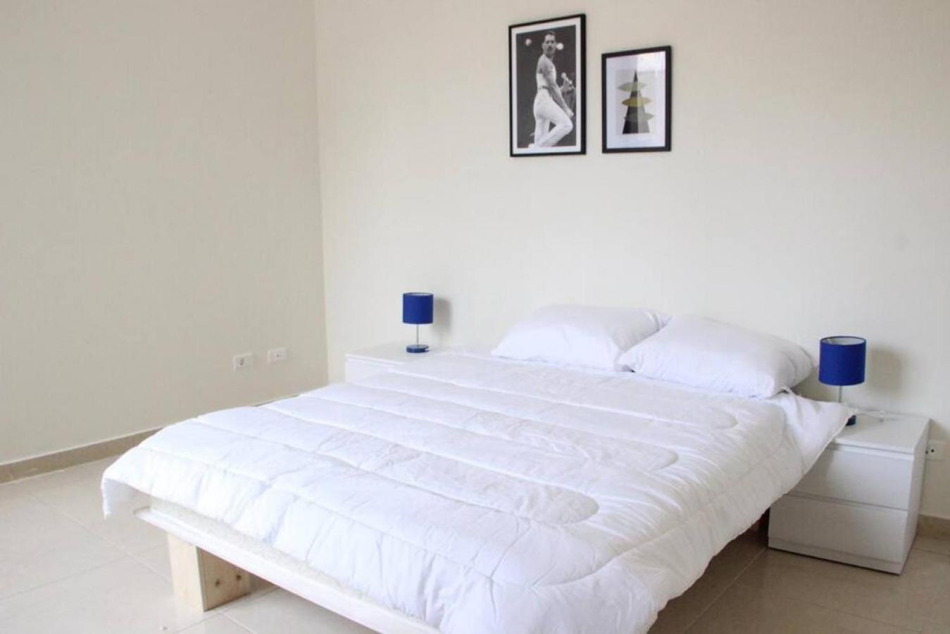 Modern 3BR Apt next to Hotel Dieu view 2