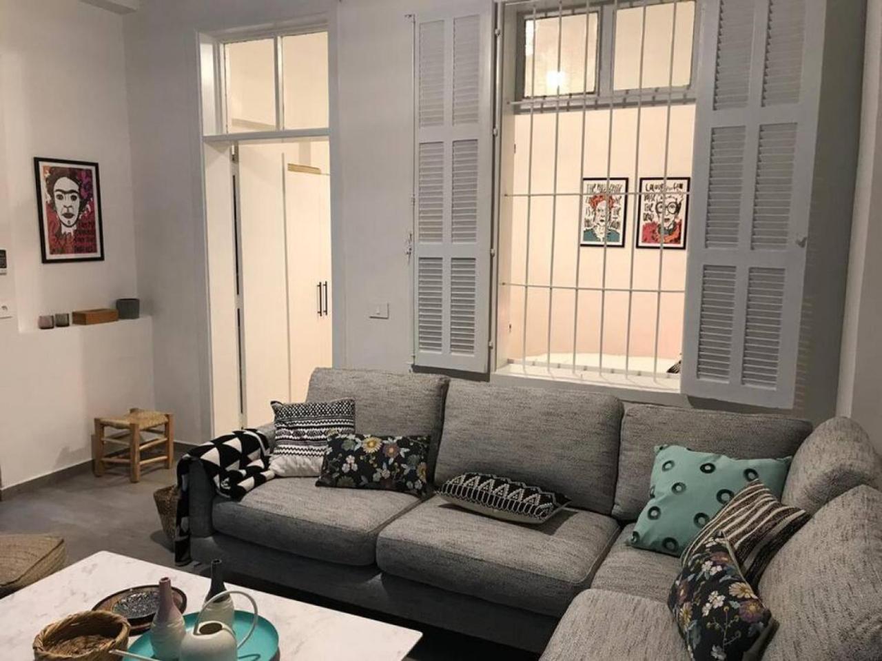 Skylight 1BR Apartment Mar Mikhael view 2