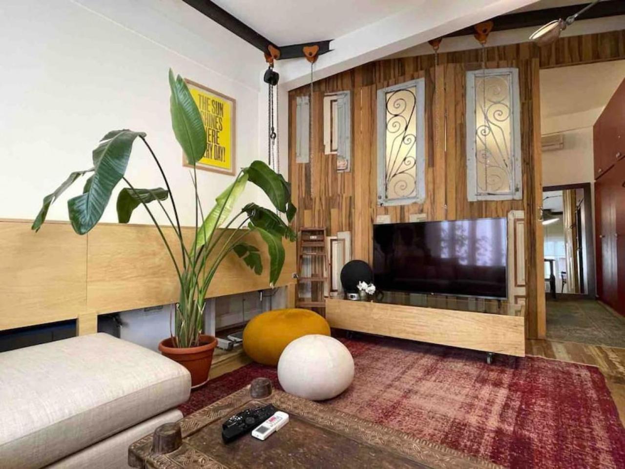 Designer 1BR apt in Gemmayze view 5