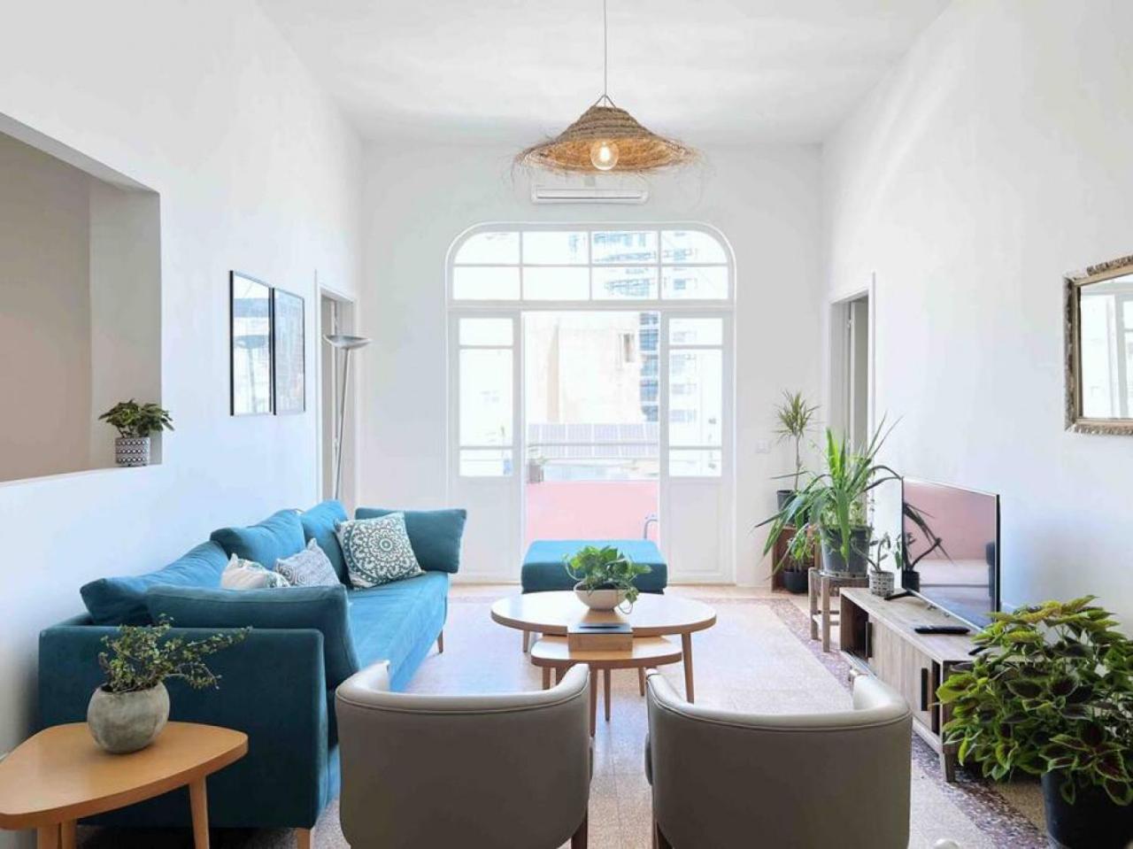 Bright Loft 4BR MarMikhael