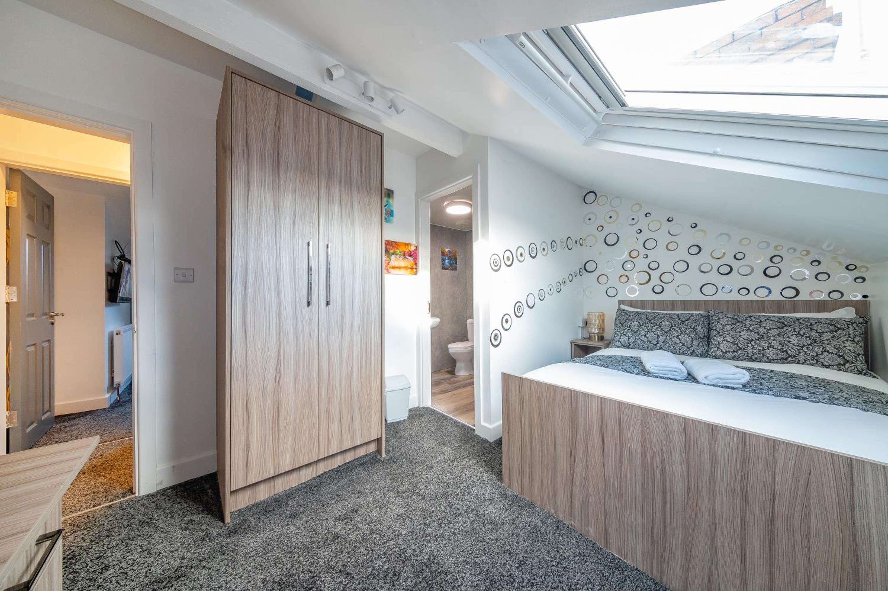 *RA12s* For your relaxed & Cosy stay + Parking - main view