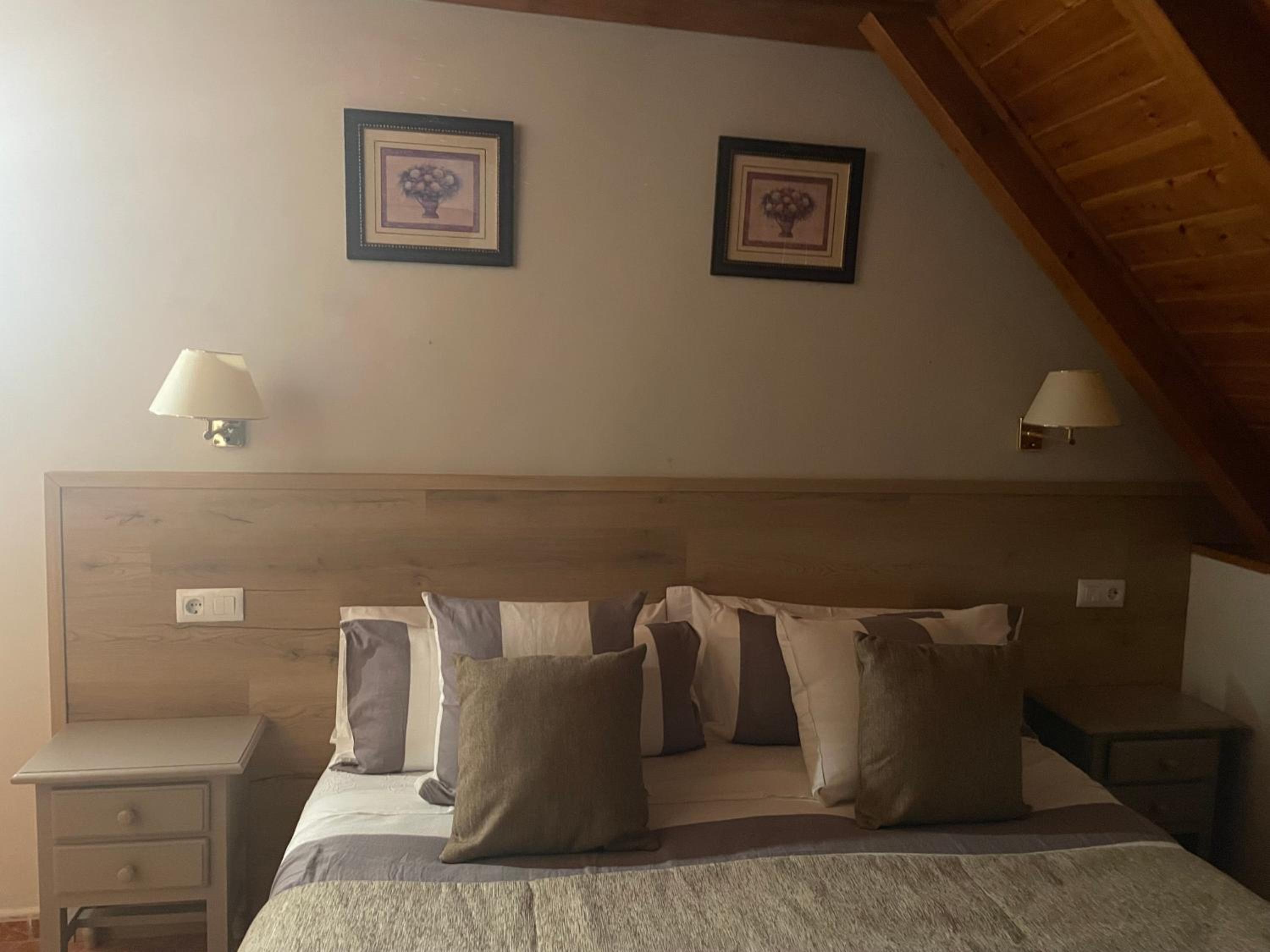 Hostal Escuils