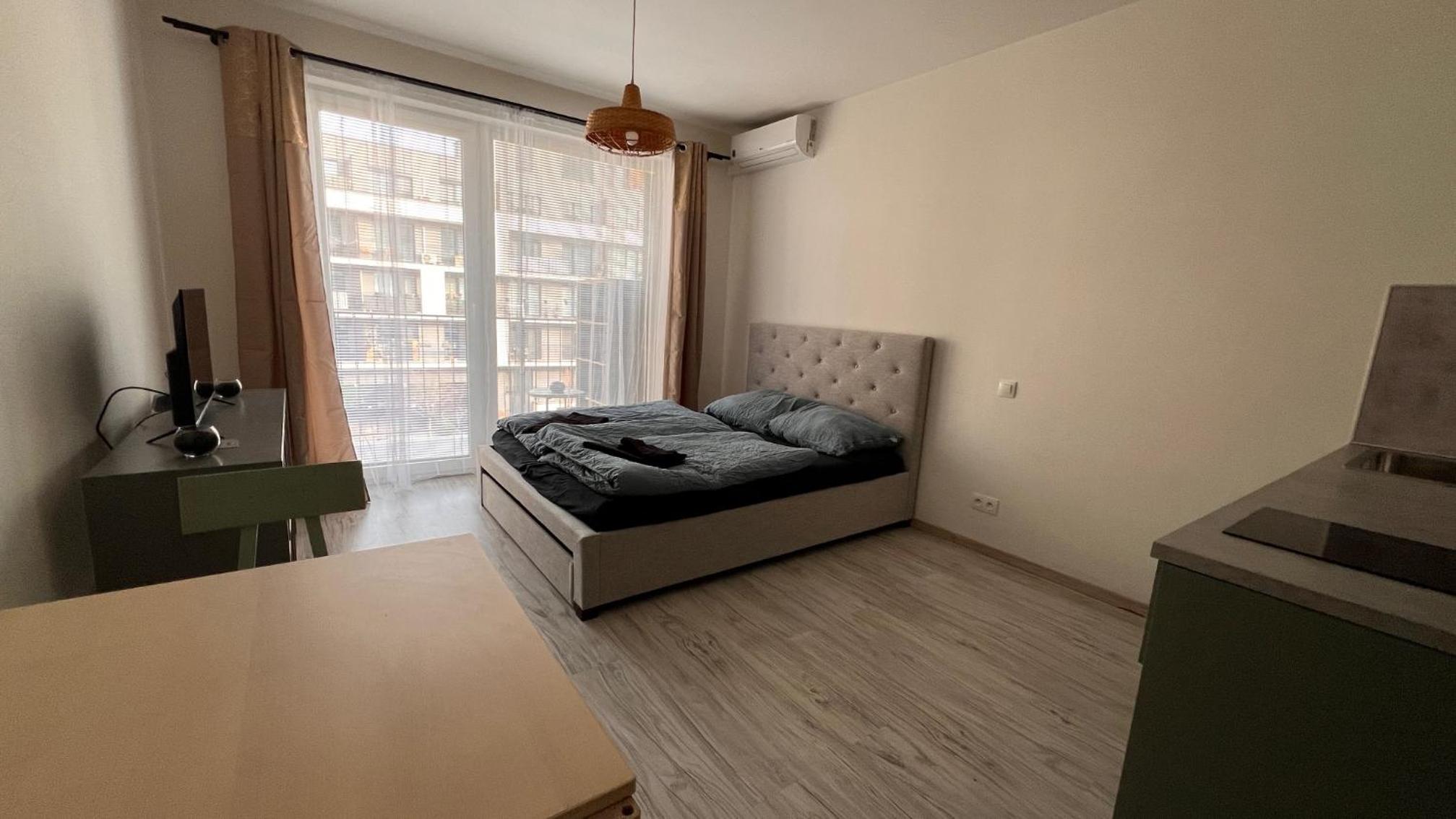 Air conditioned 1 room Apartment, Slnečnice view 4