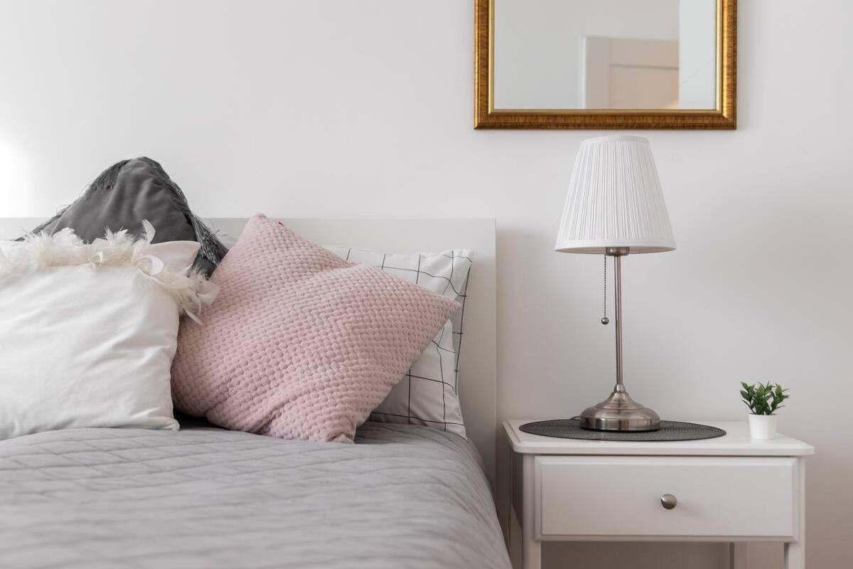 Golden Apartments Warsaw - One-Bedroom near POLIN Museum, Anielewicza