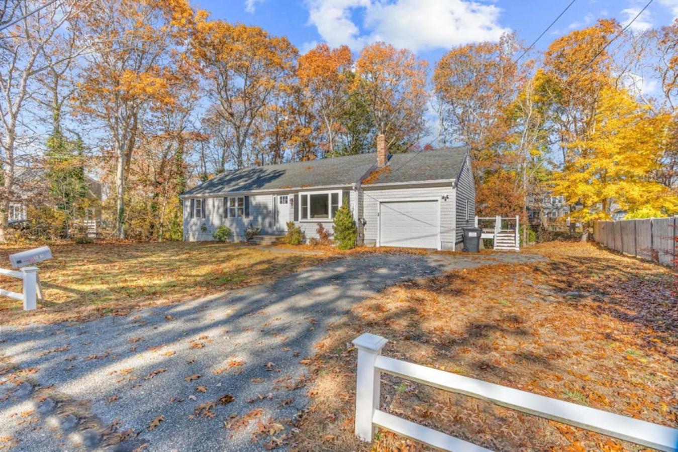 Cozy Spacious Home Walk to the Beach and 1 Mile to Downtown Hyannis view 2