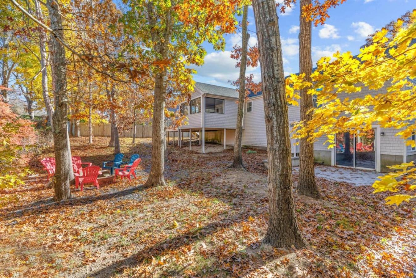 Cozy Spacious Home Walk to the Beach and 1 Mile to Downtown Hyannis view 4