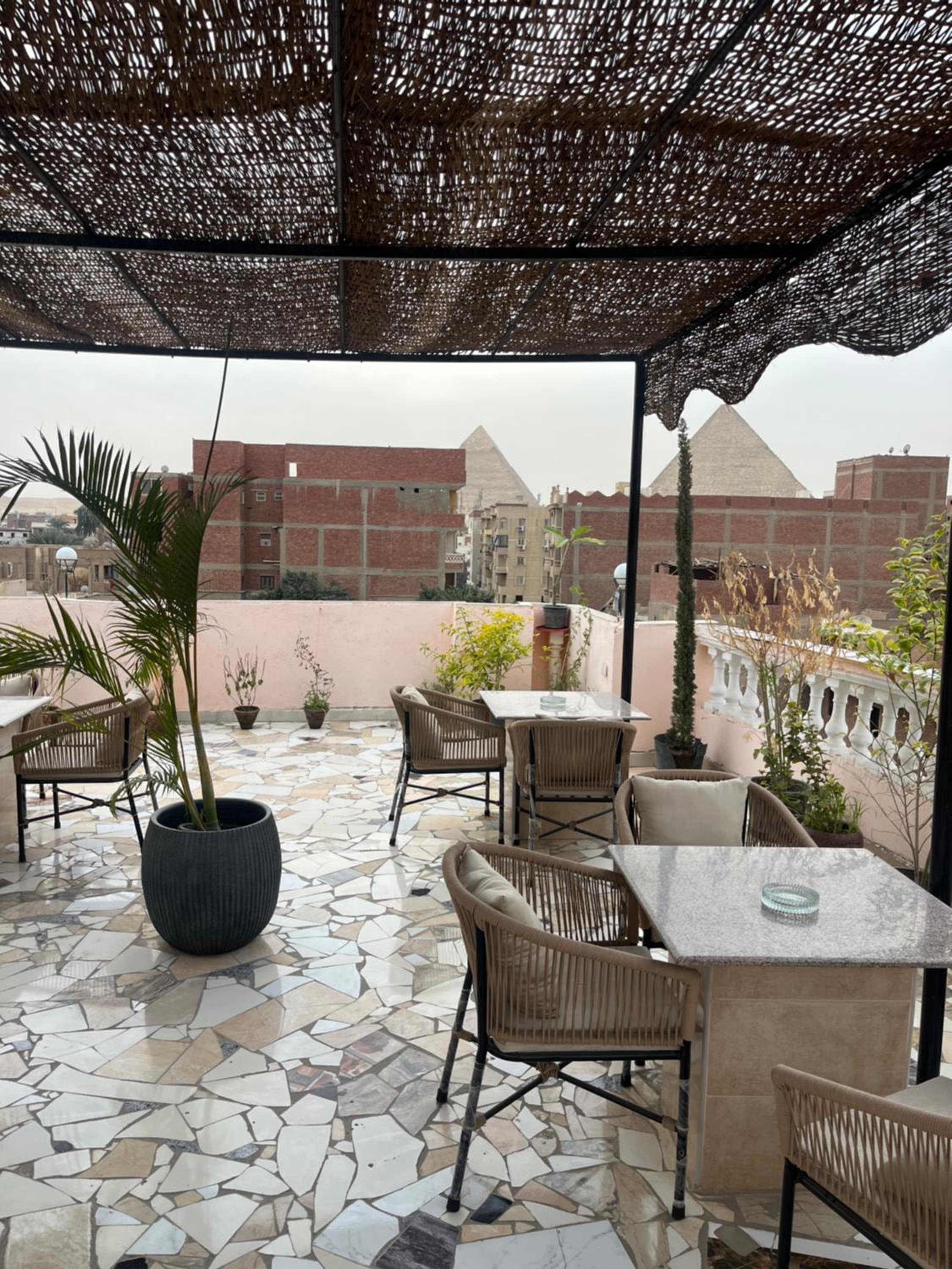 Badr pyramids inn