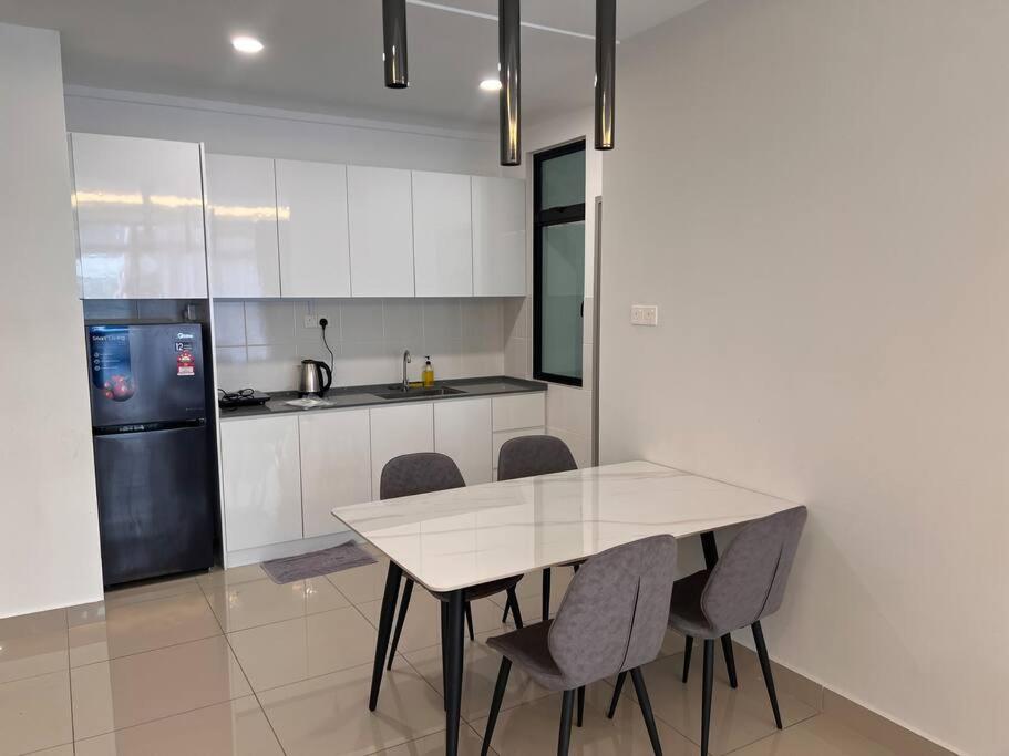 (Mt. Austin) Lavish Suite 3BR2B by Cowidea