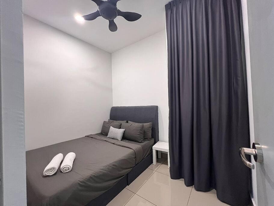 (Mt. Austin) Lavish Suite 3BR2B by Cowidea