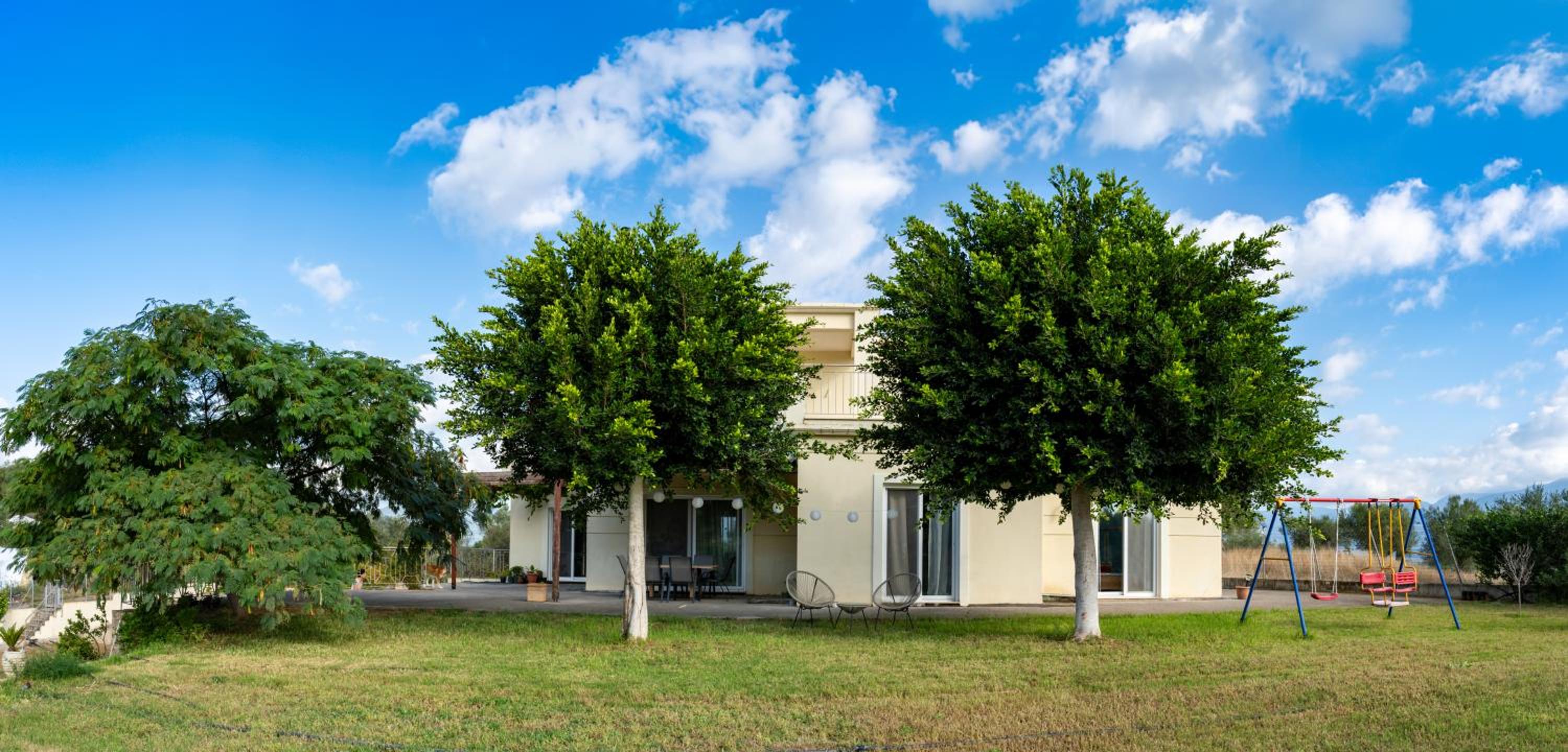Piperitsa house for nomads or families in the countryside view 2