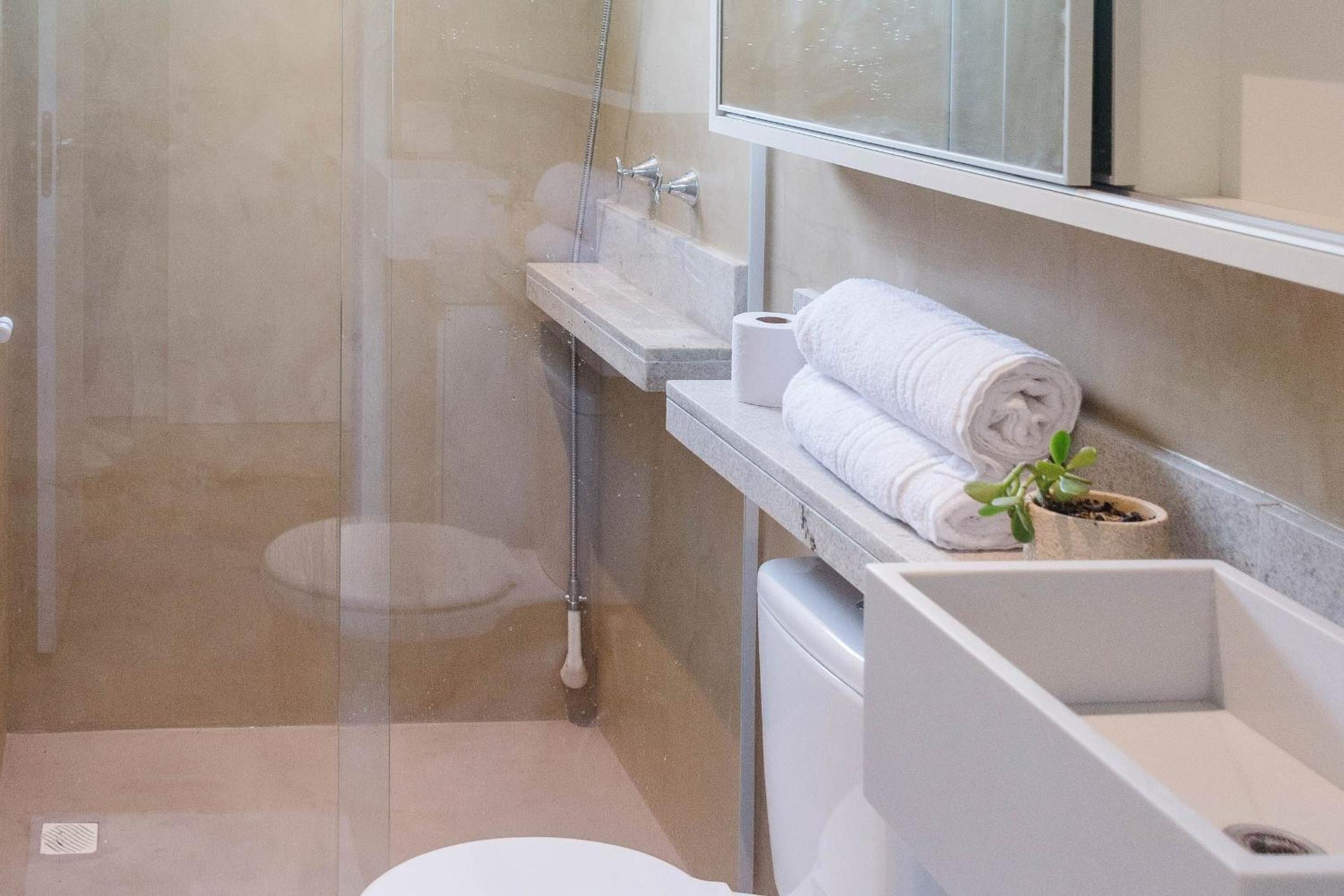 Apto. moderno em condomínio com piscina CME0107