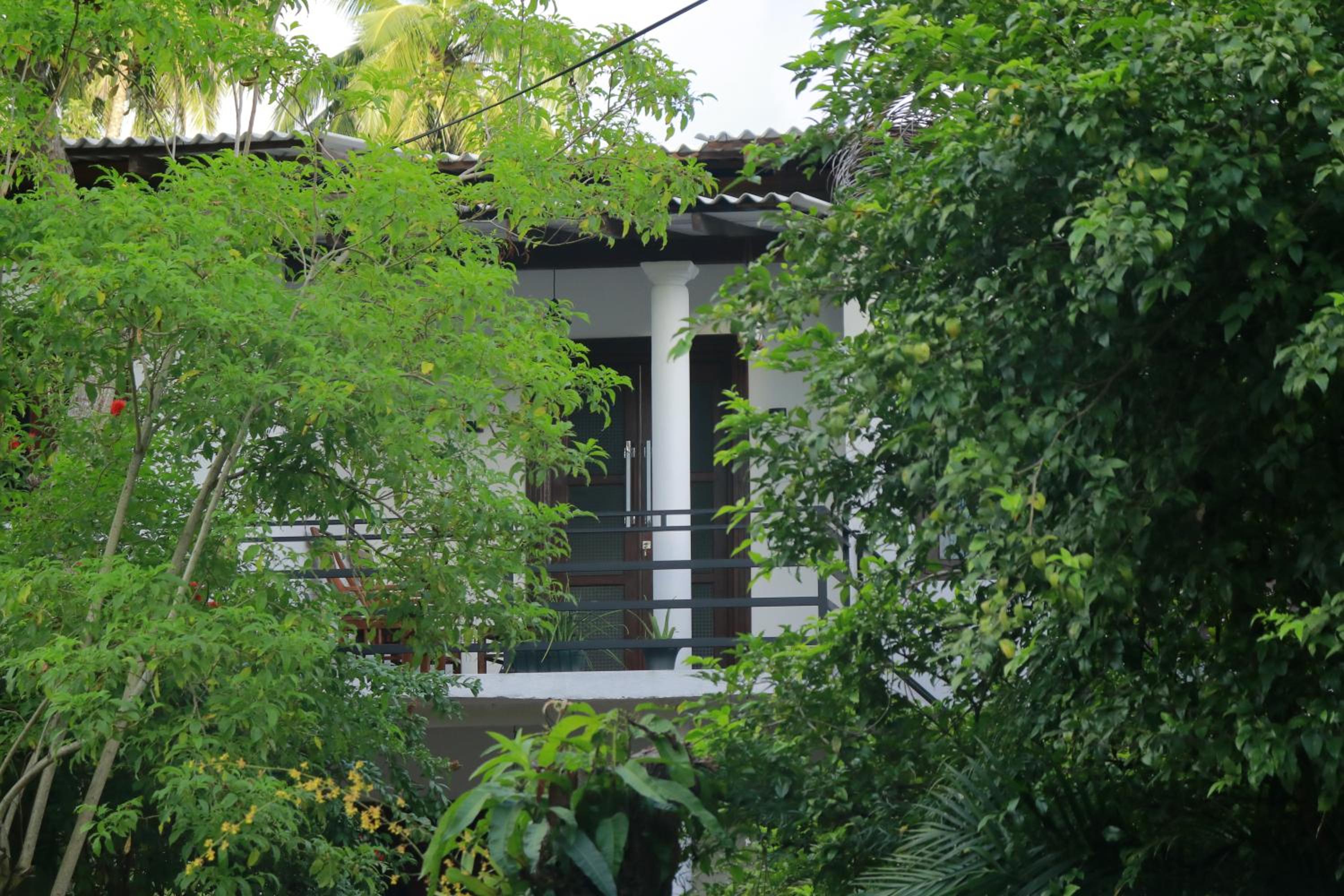 White house ahangama