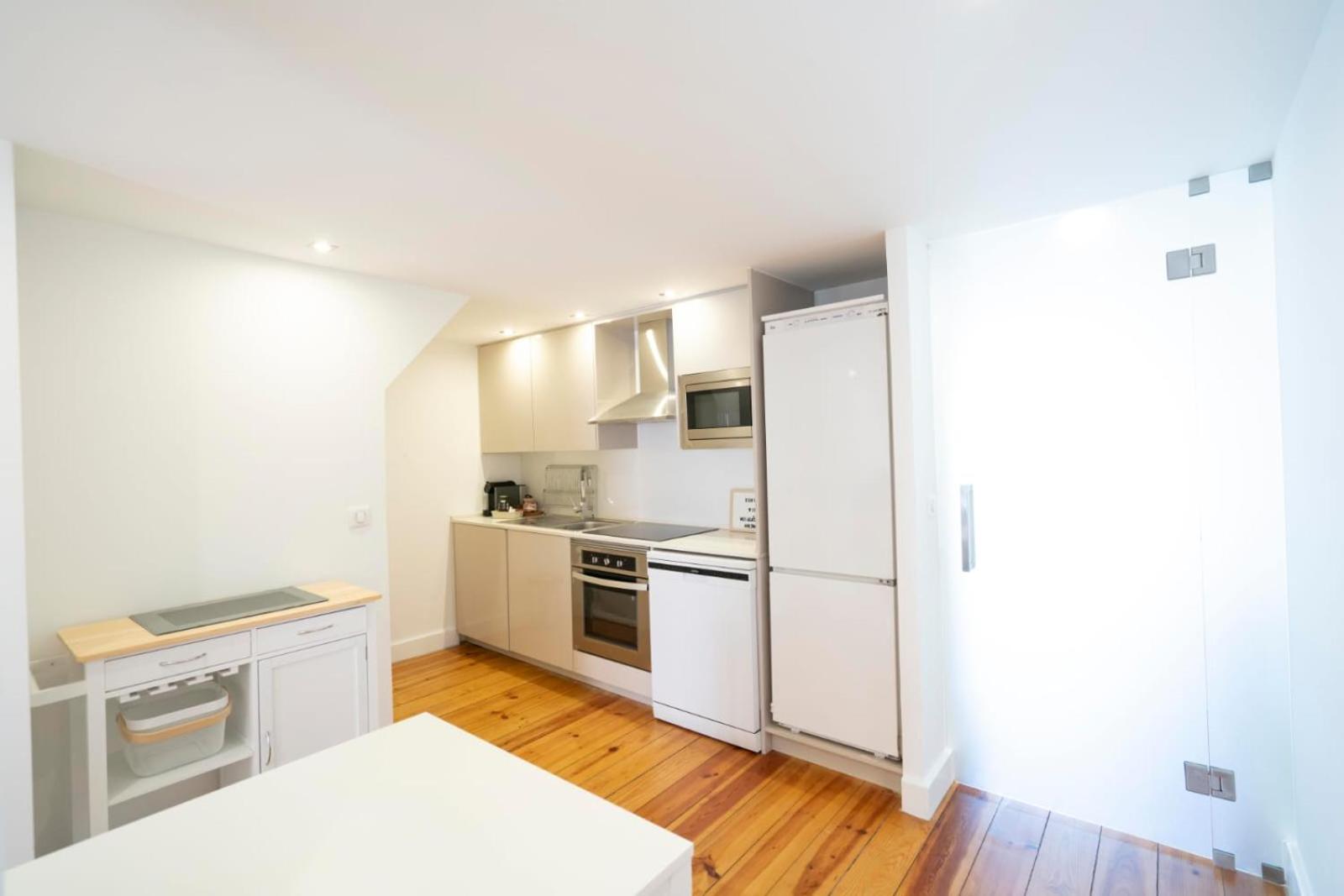 Lisbon Apartment&Suites Santa Clara view 4