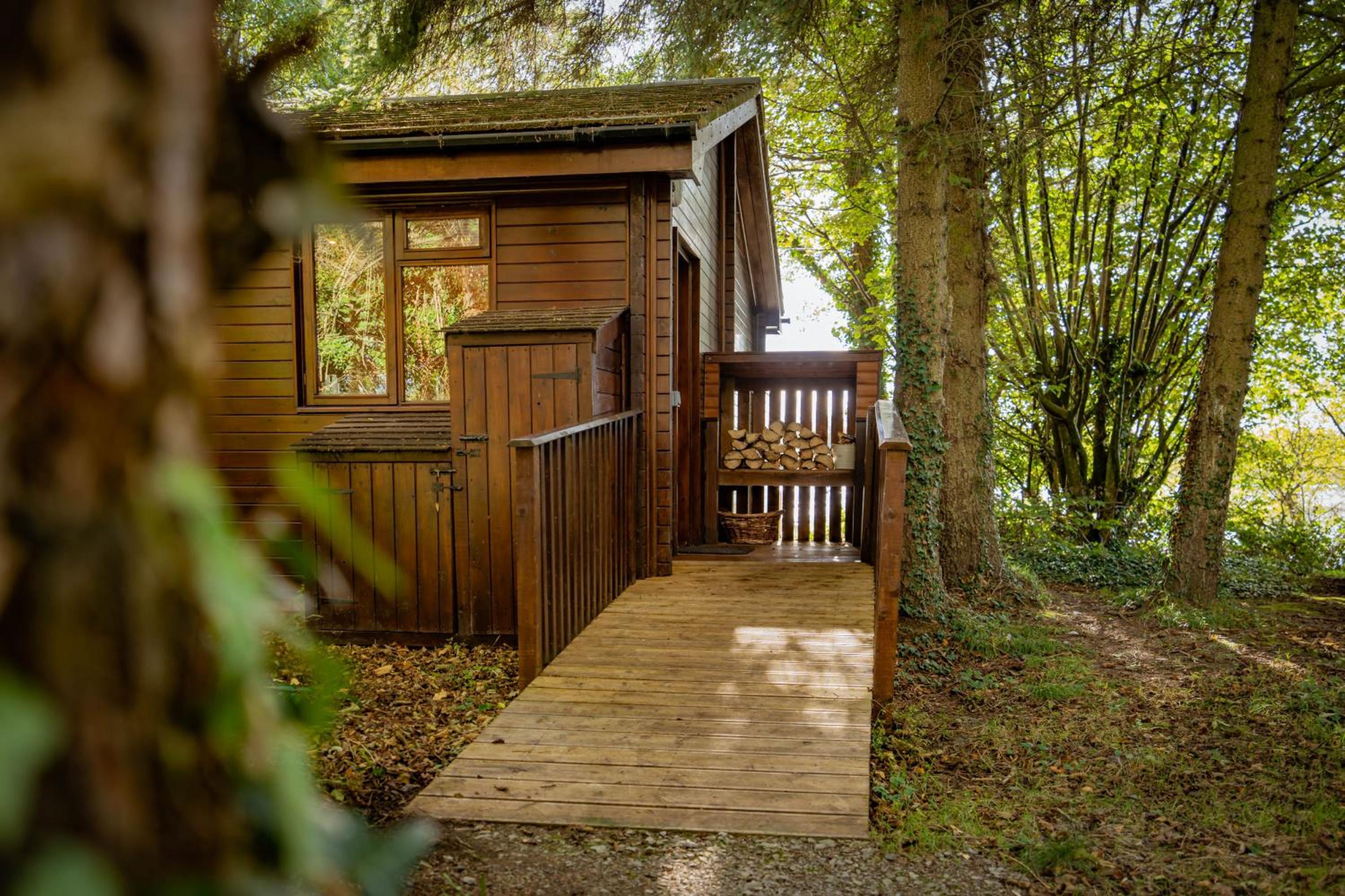 Chiffchaff Lodge with Hot tub view 2