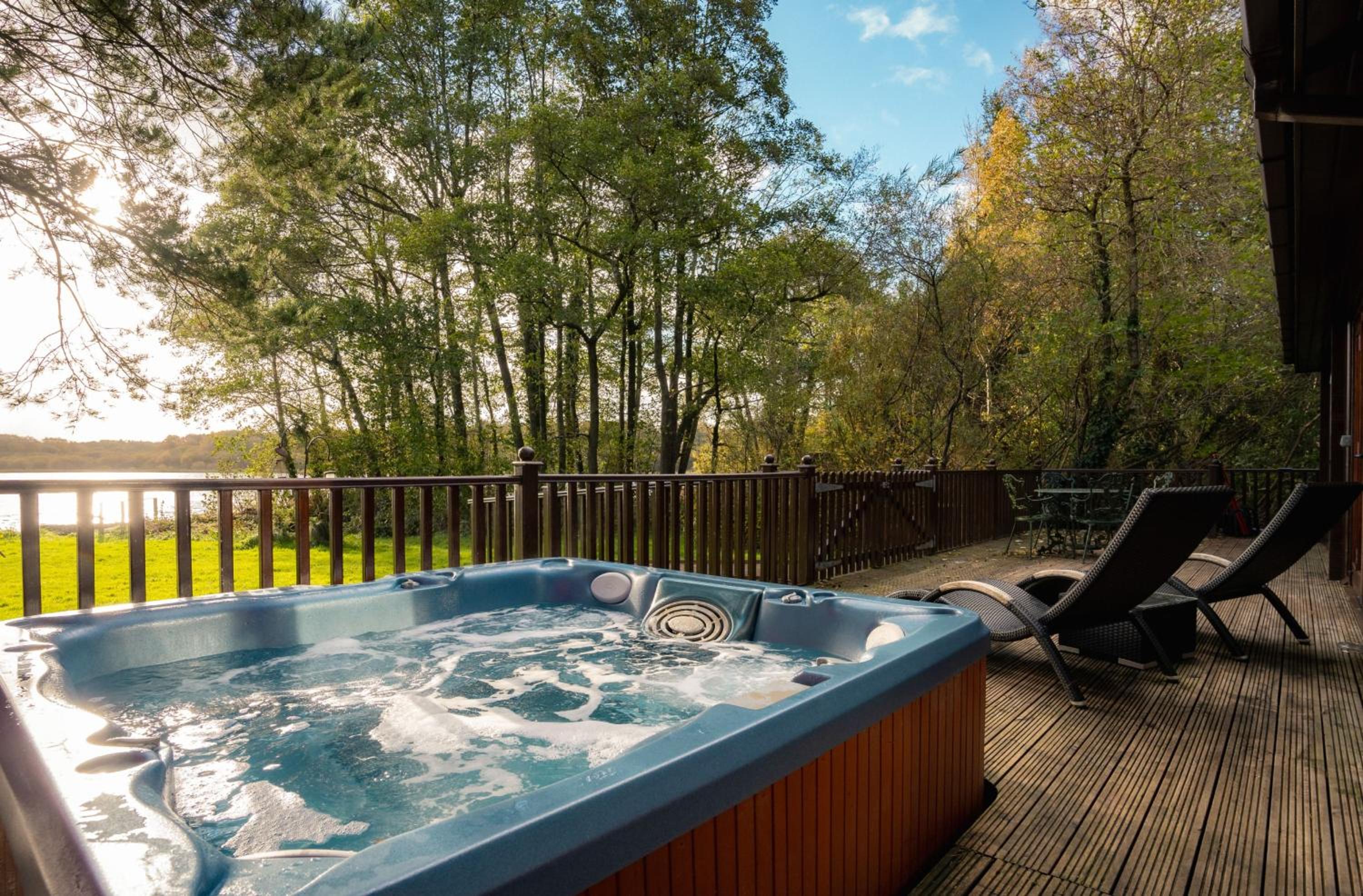 Dunnock Lodge with Hot-tub