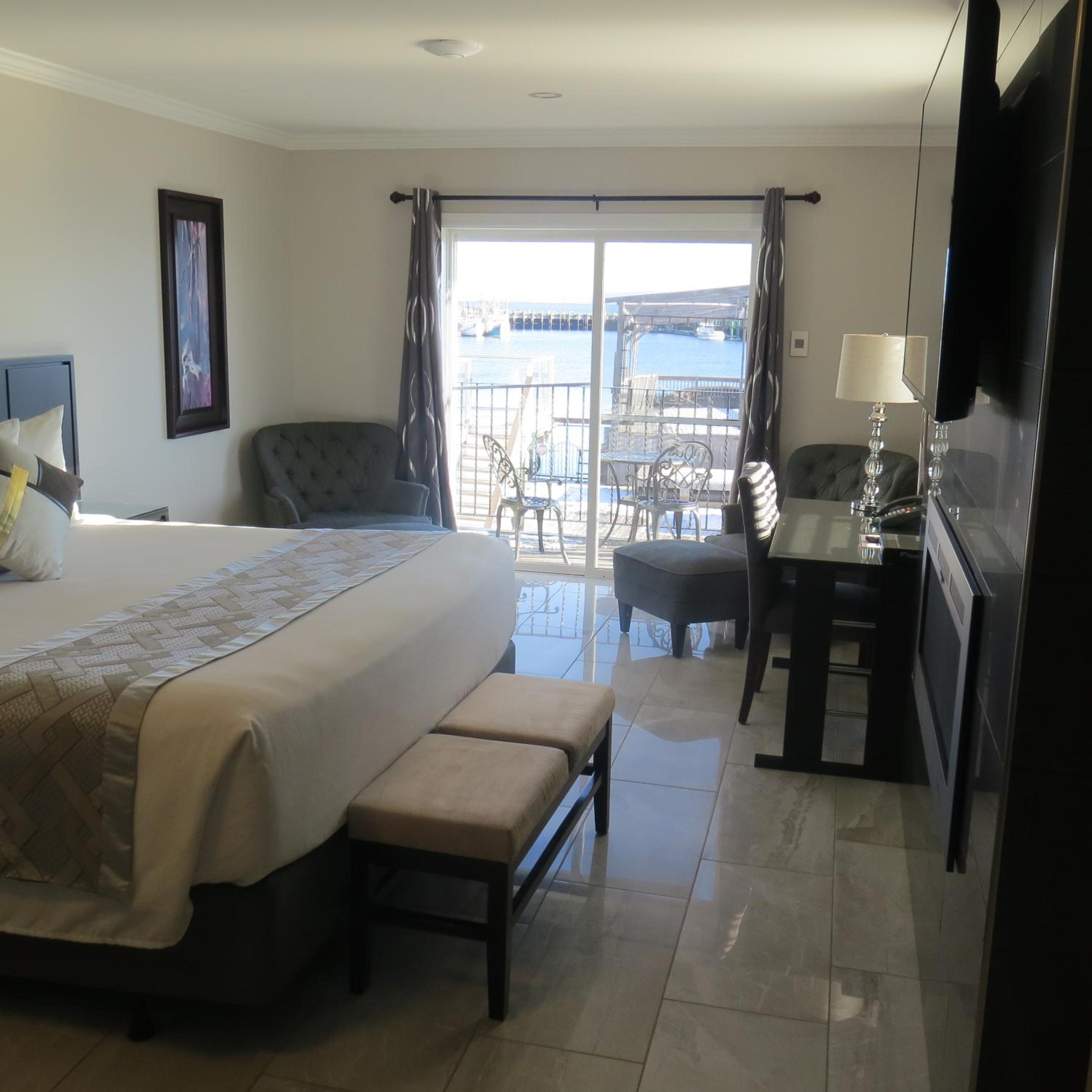 Dockside Suites