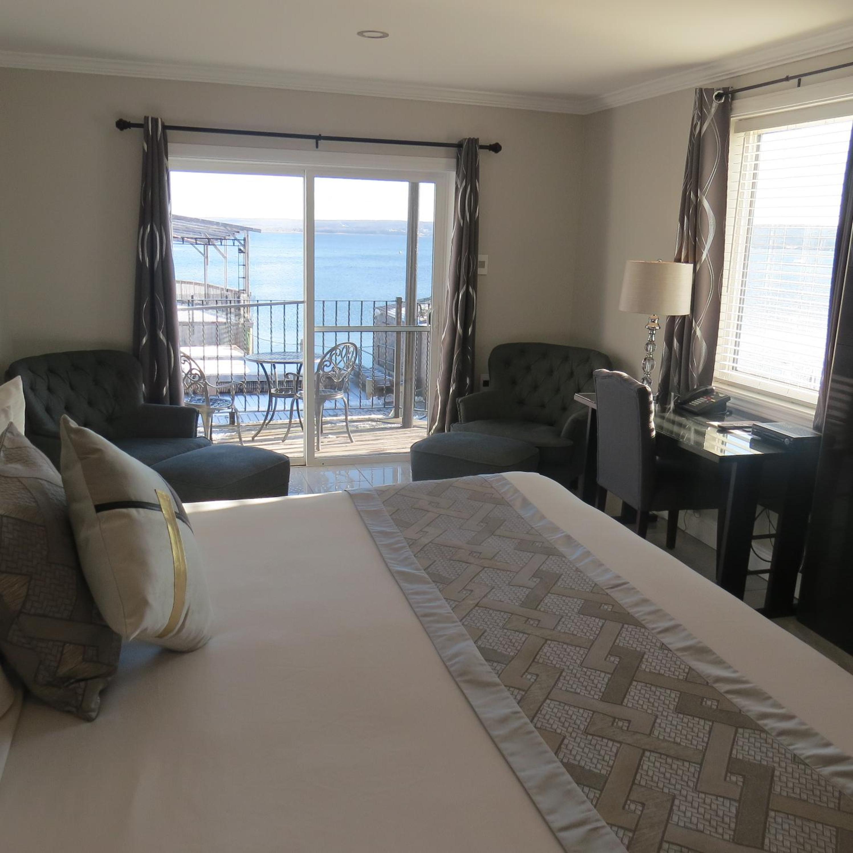 Dockside Suites